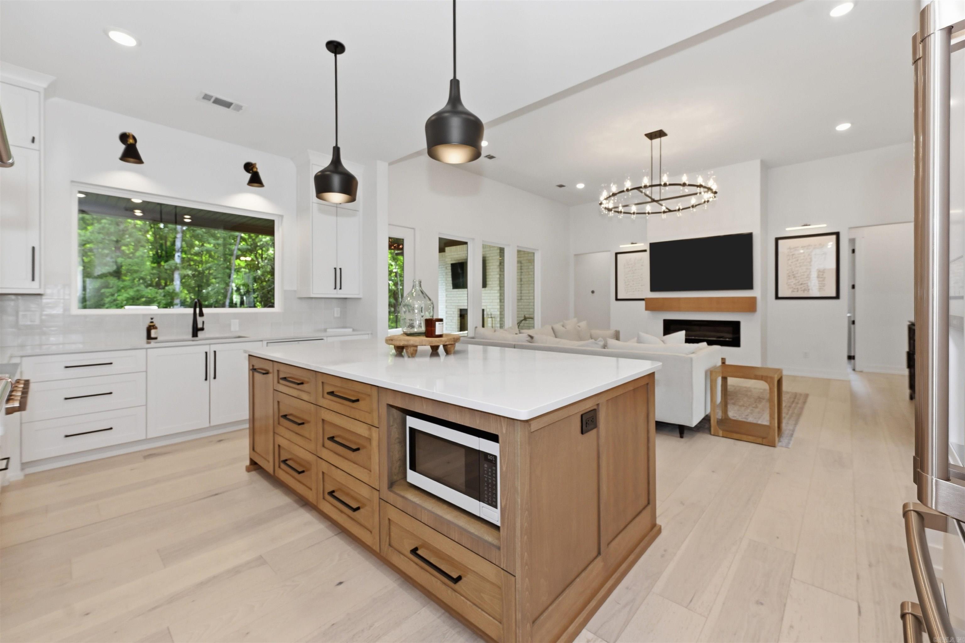 2001 SUNSTONE Drive