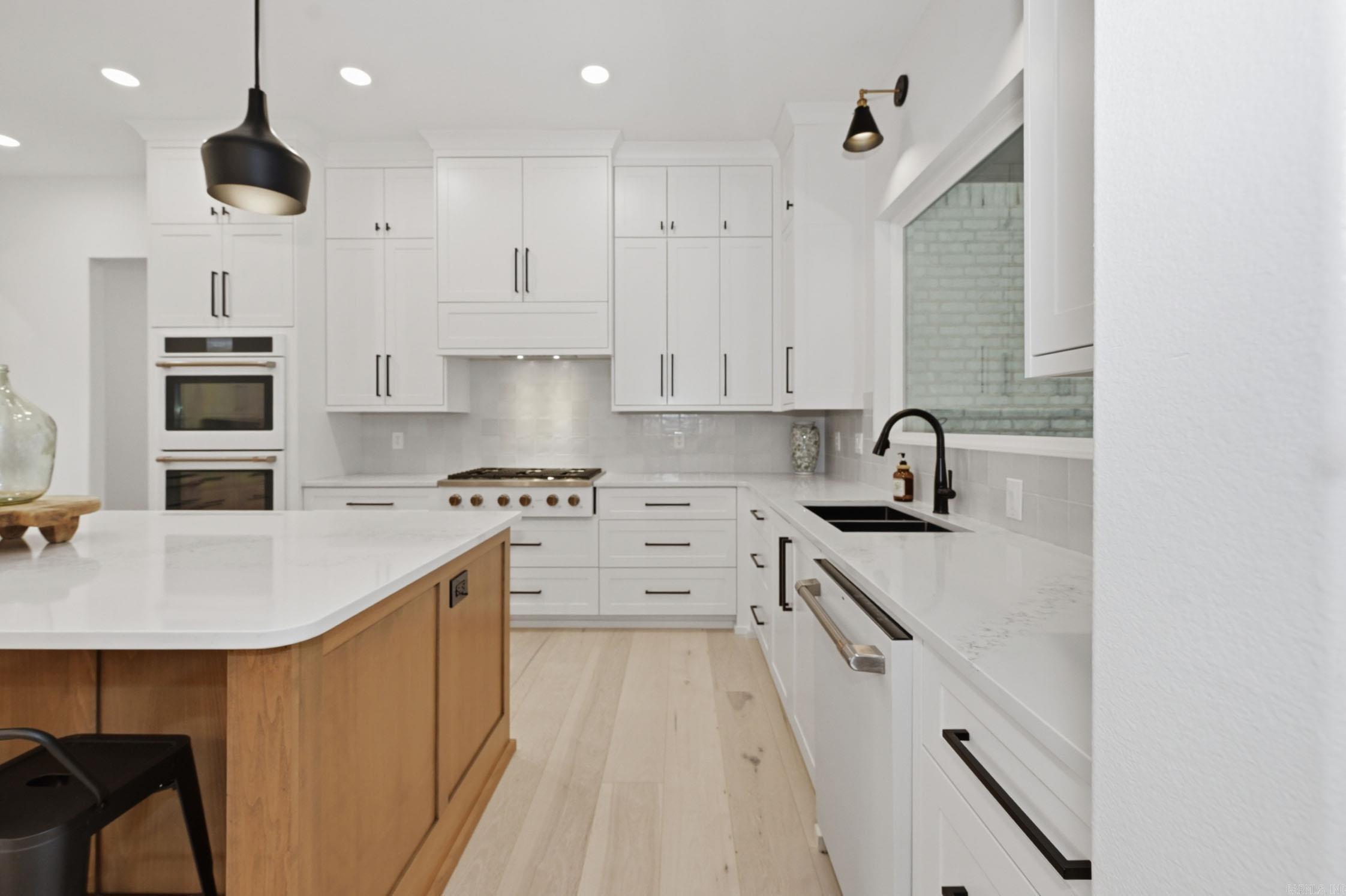 2001 SUNSTONE Drive