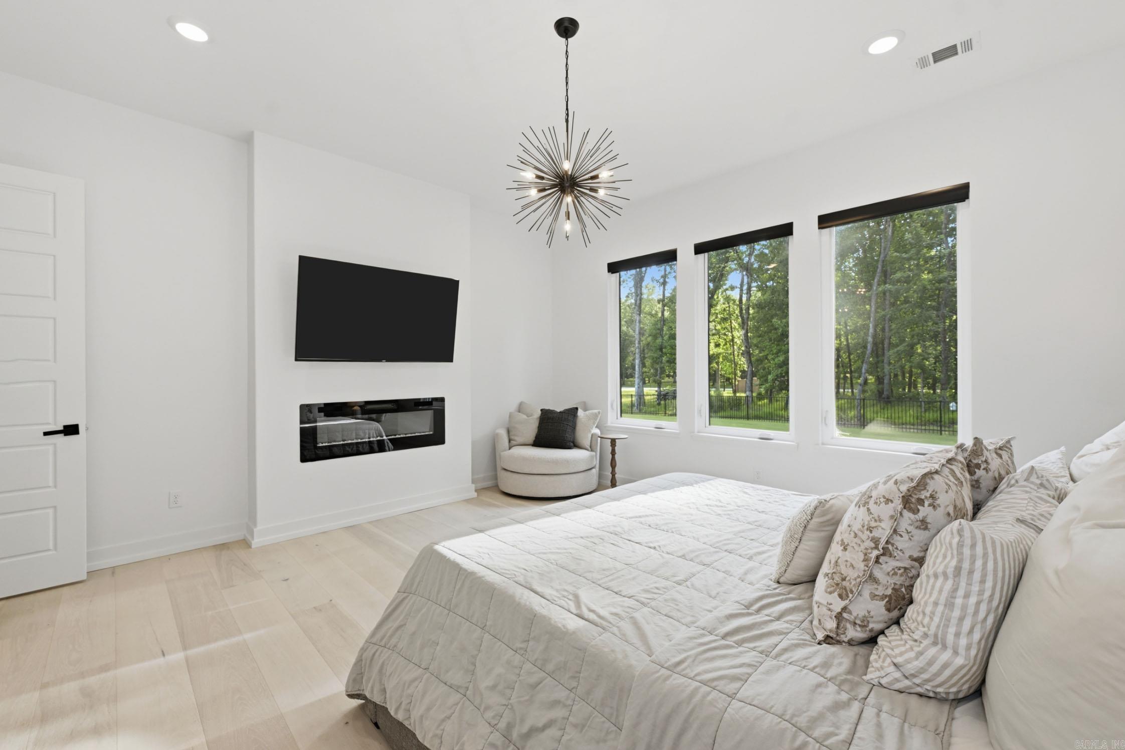 2001 SUNSTONE Drive