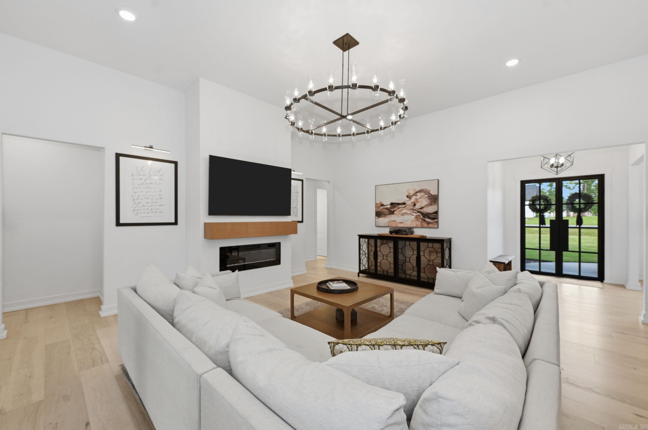 2001 SUNSTONE Drive