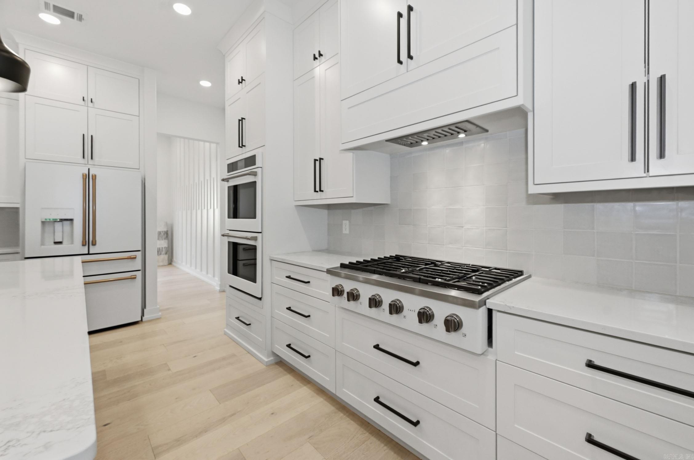 2001 SUNSTONE Drive
