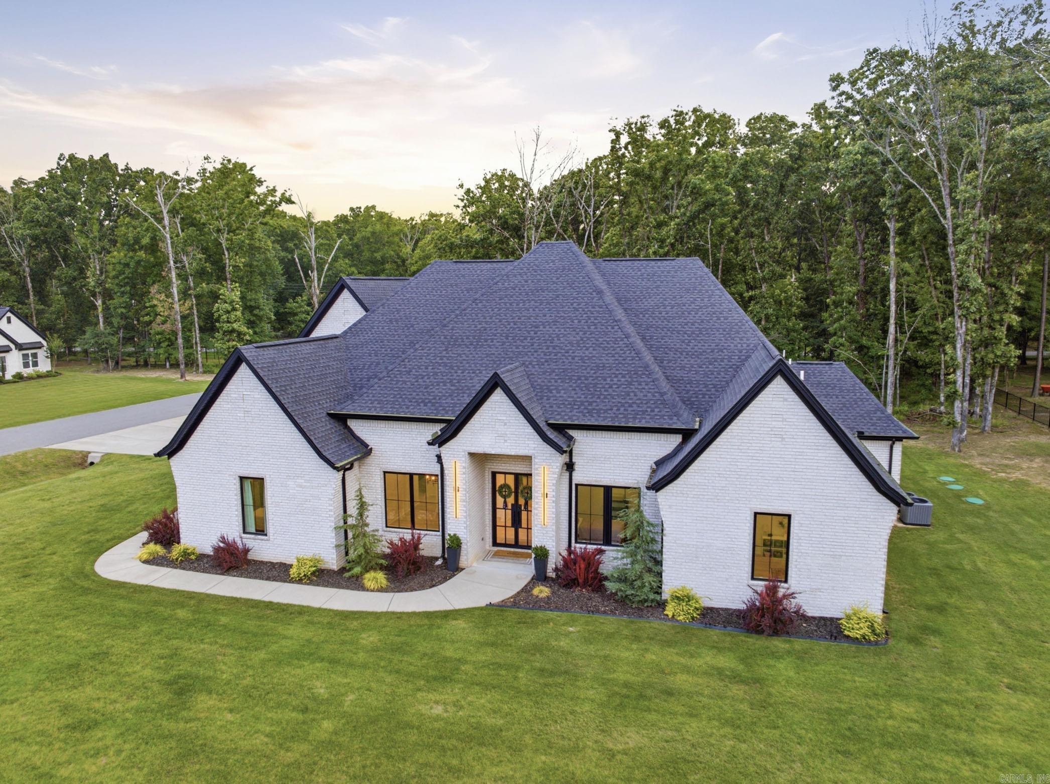 2001 SUNSTONE Drive