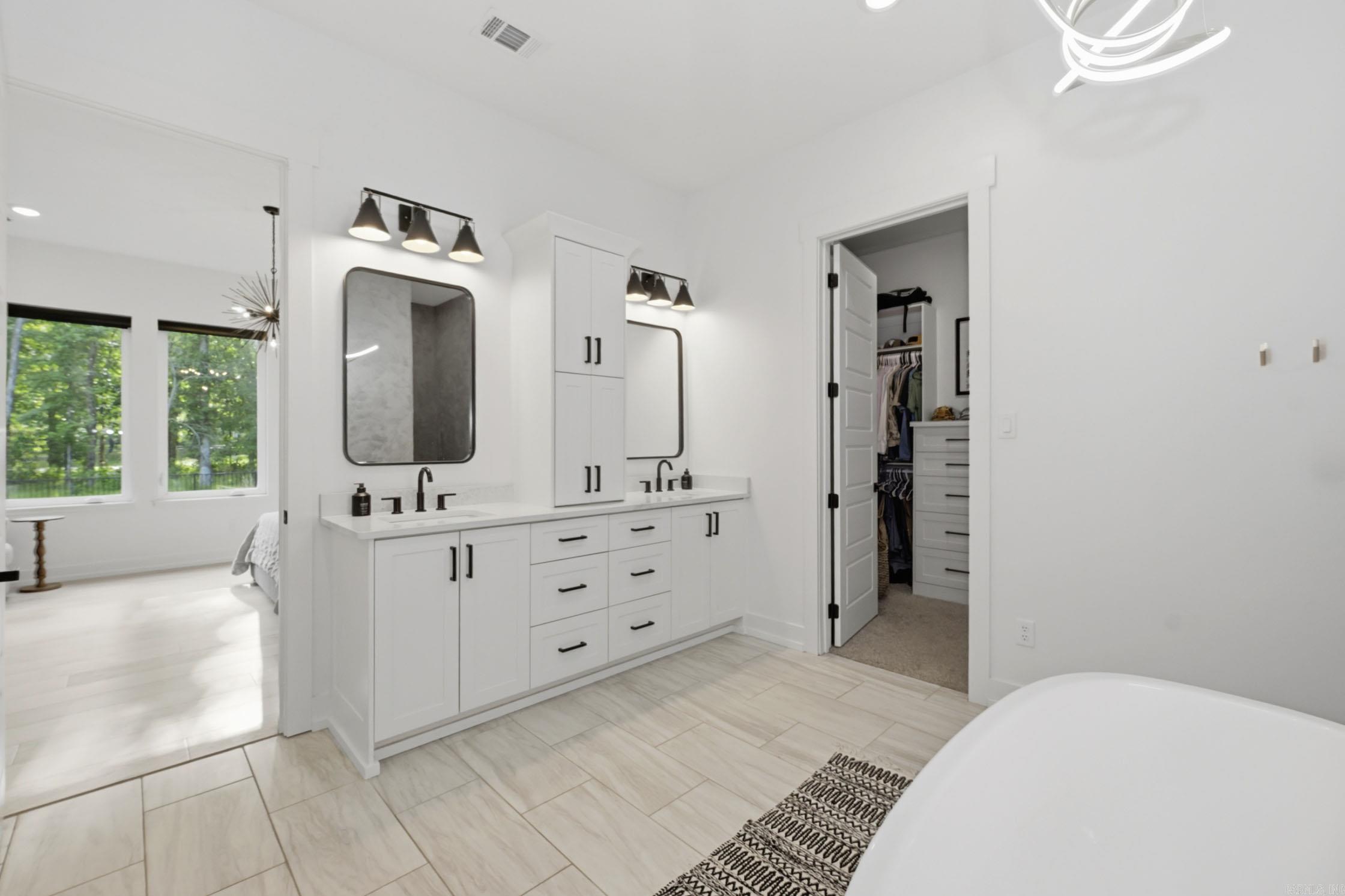 2001 SUNSTONE Drive