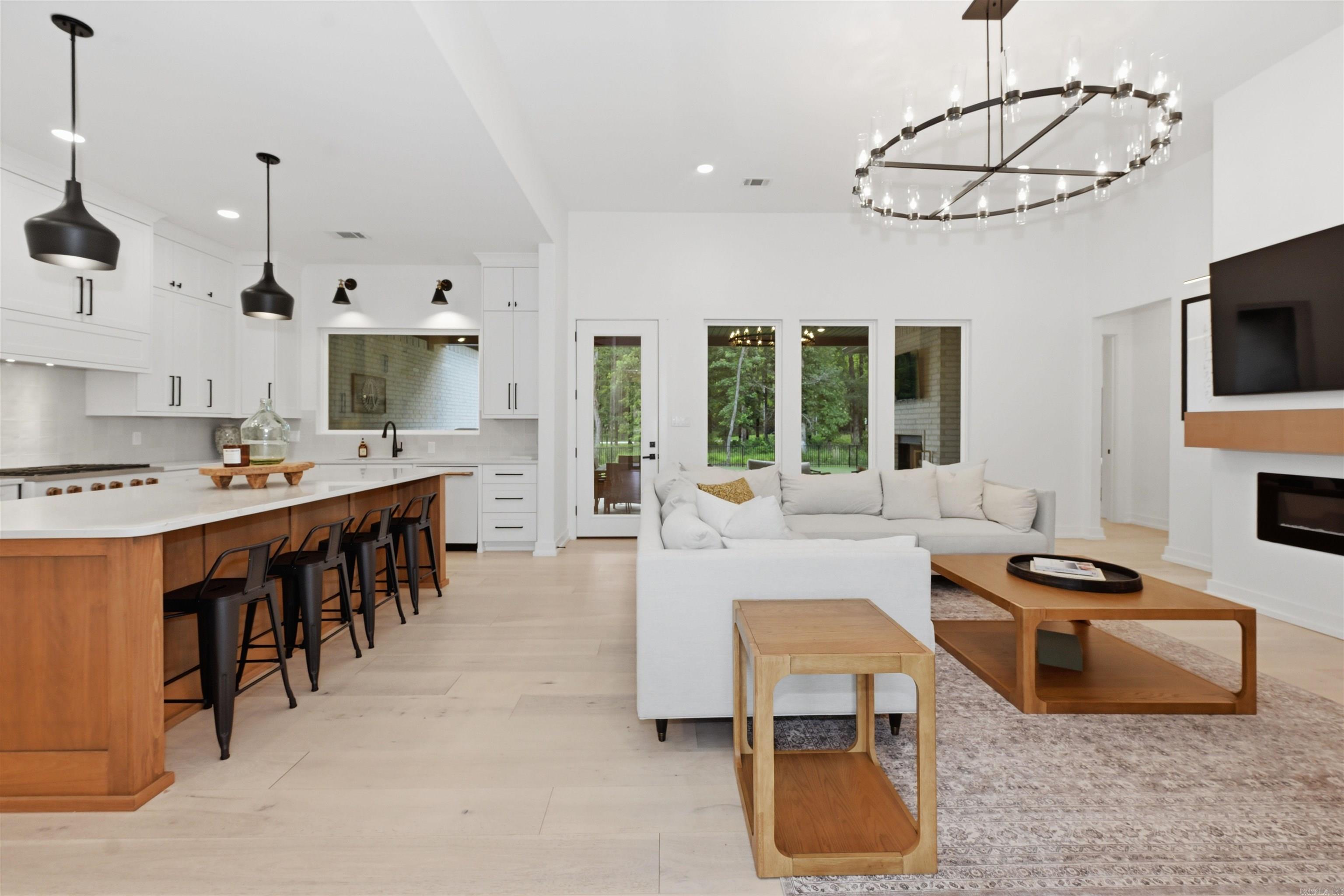2001 SUNSTONE Drive