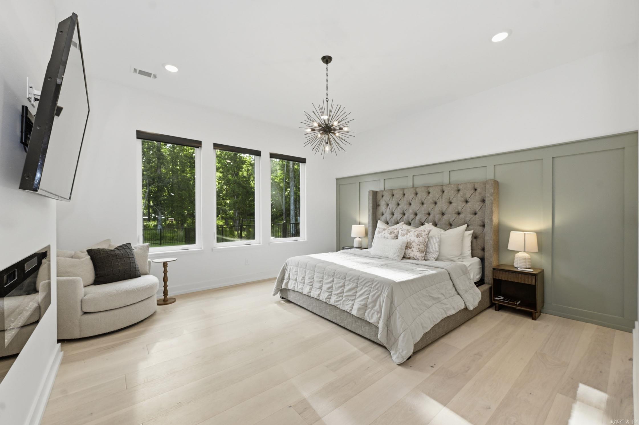 2001 SUNSTONE Drive