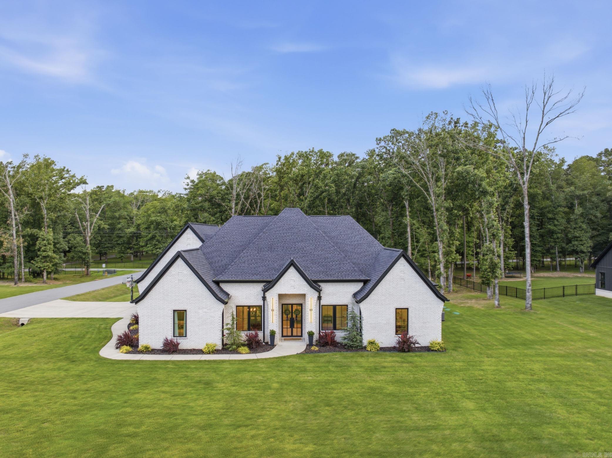 2001 SUNSTONE Drive