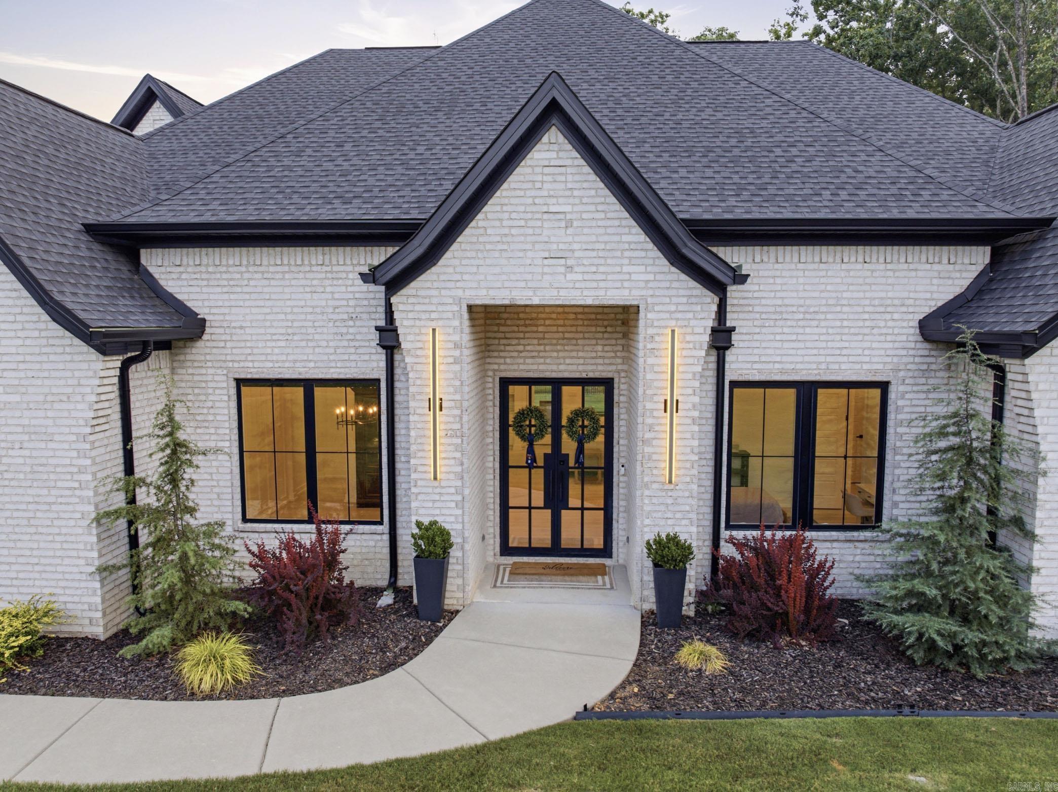 2001 SUNSTONE Drive