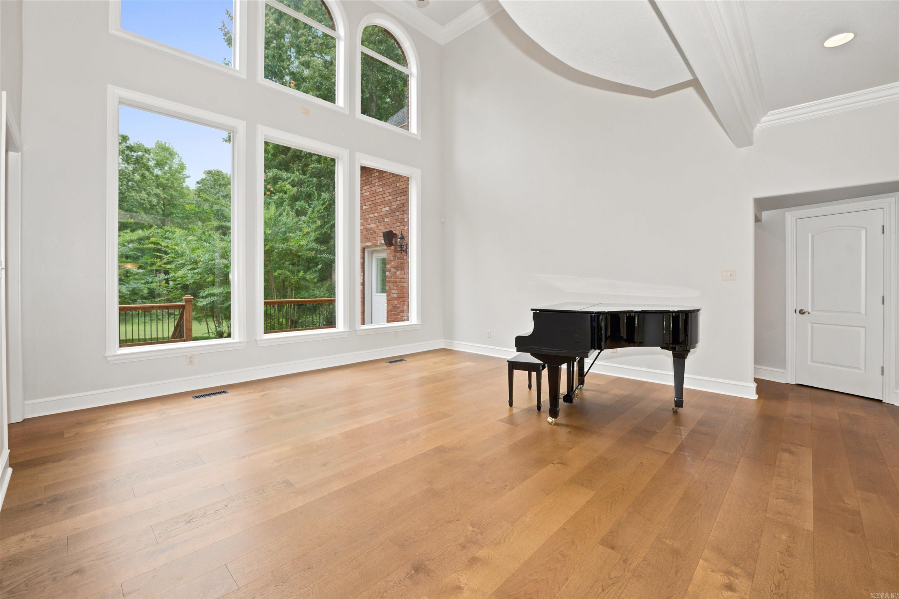 200 W Hillcrest Drive