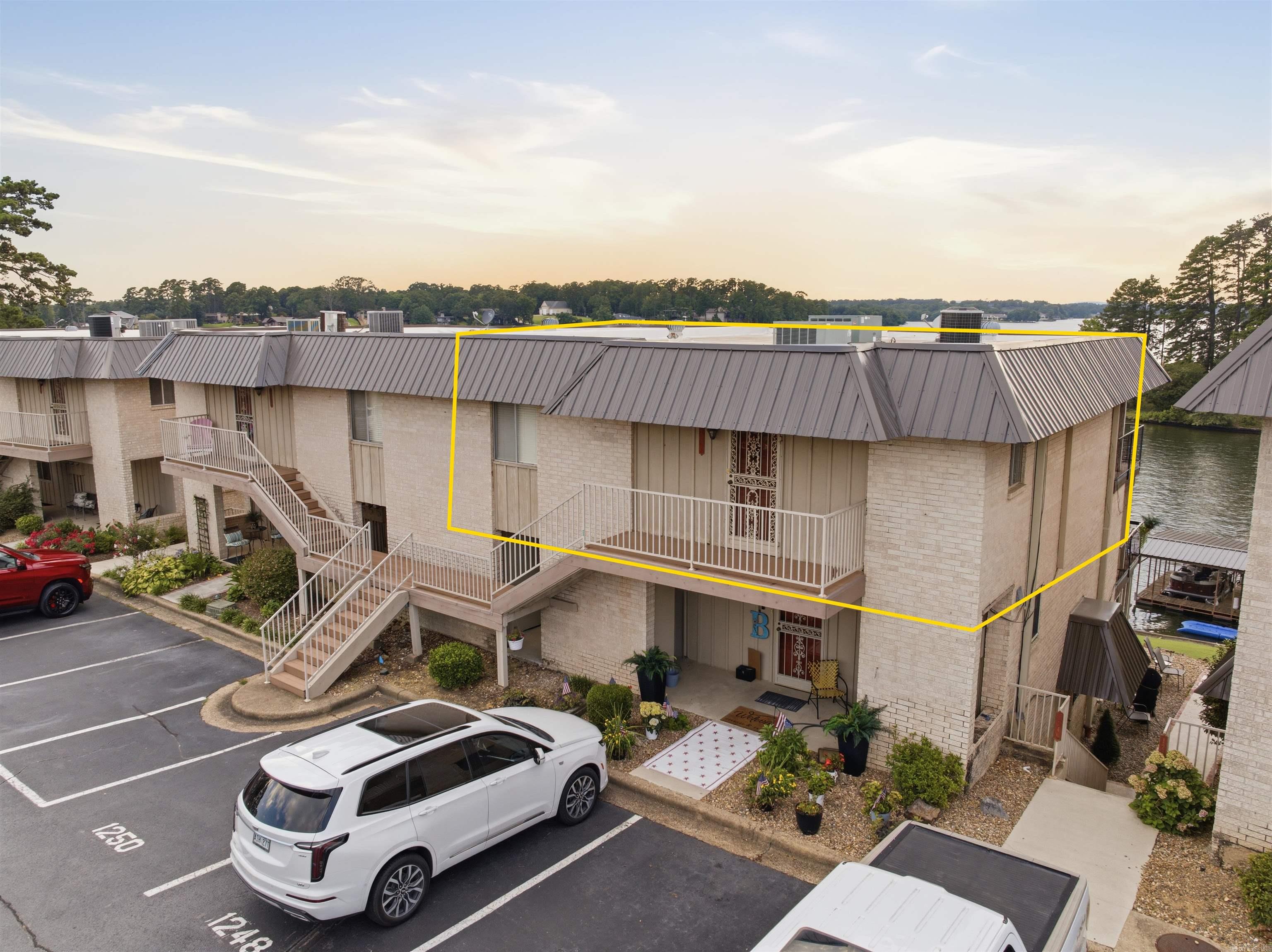 1250 Twin Points Road