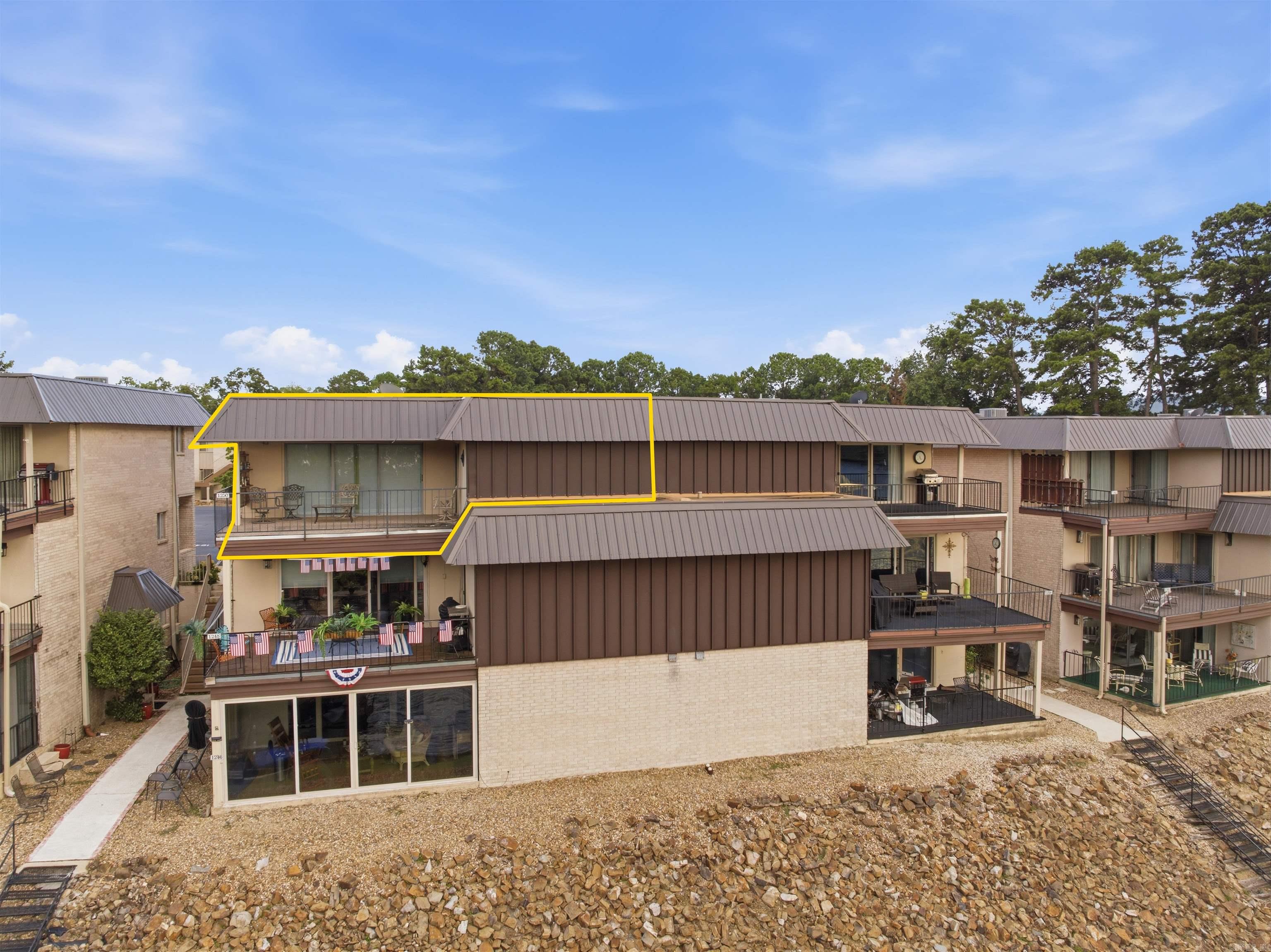 1250 Twin Points Road