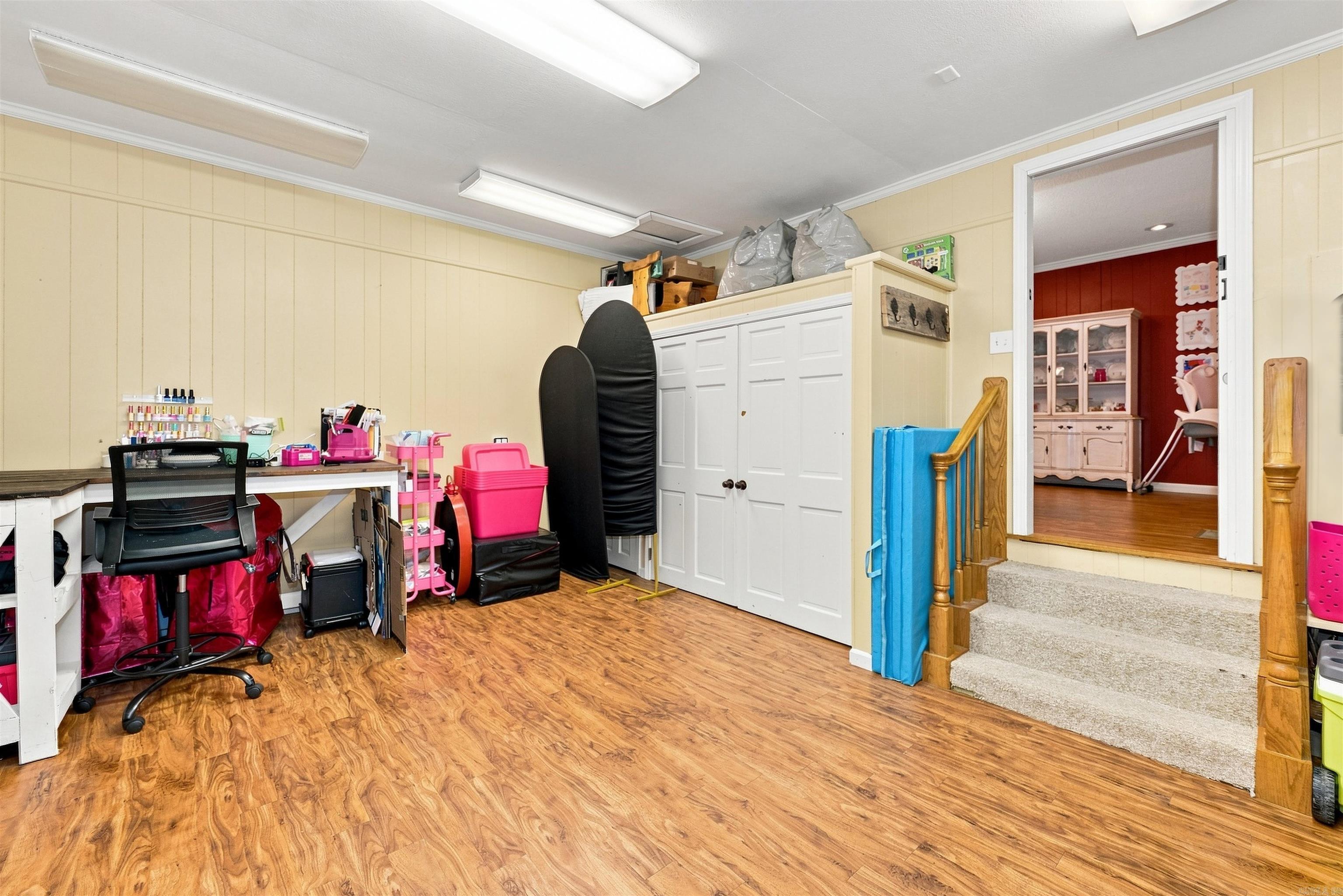 805 Oakwood