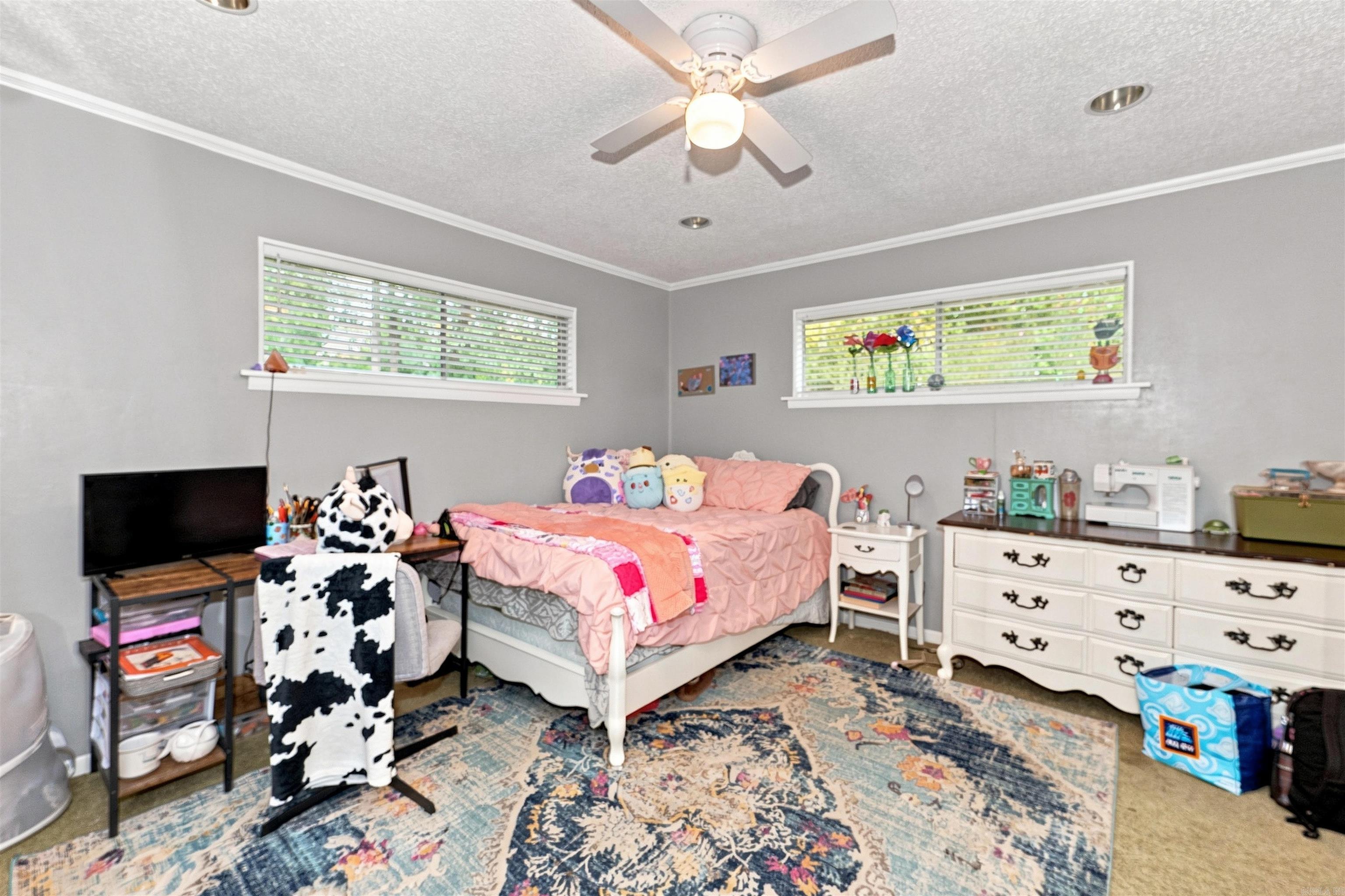 805 Oakwood