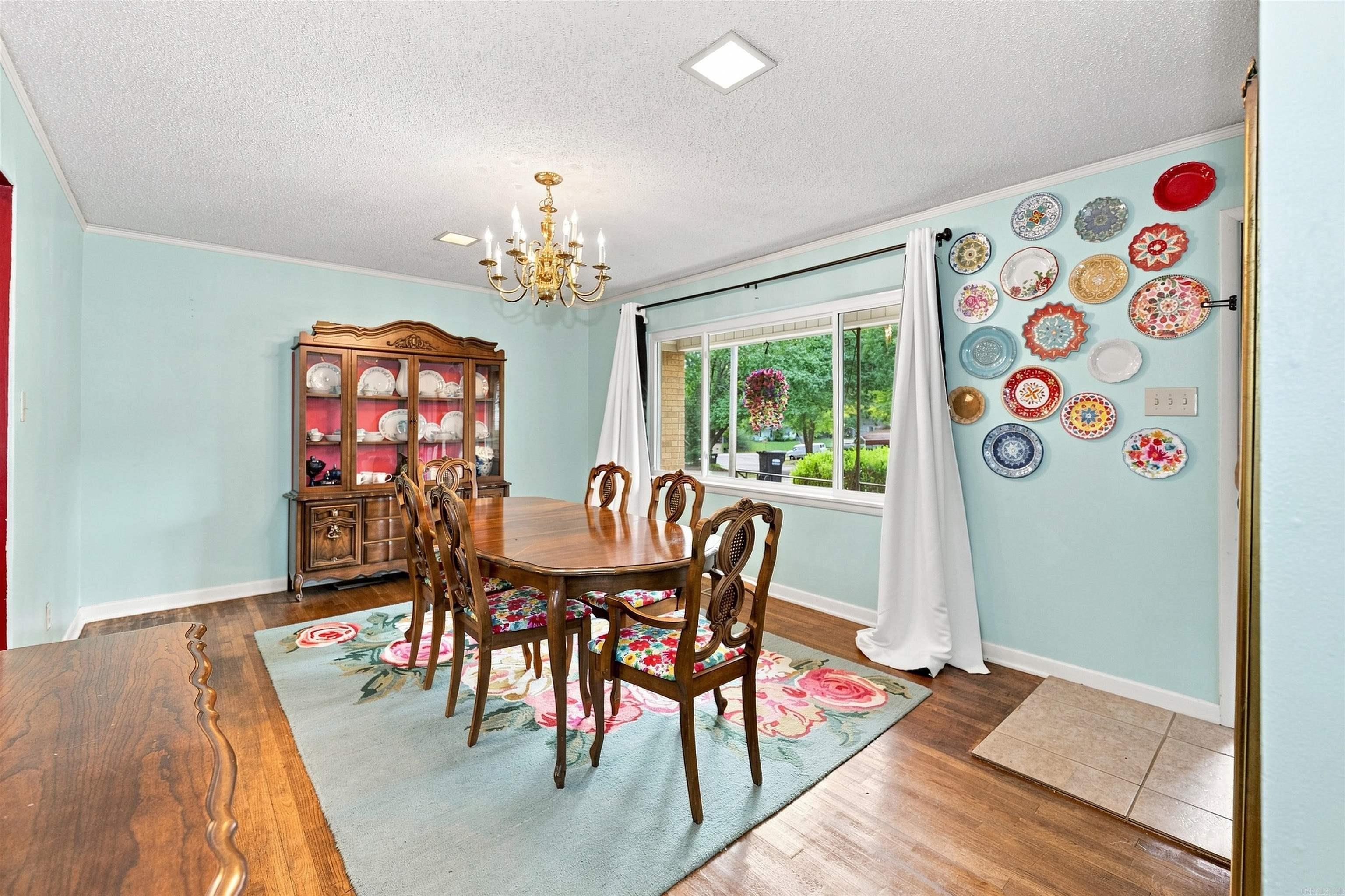 805 Oakwood