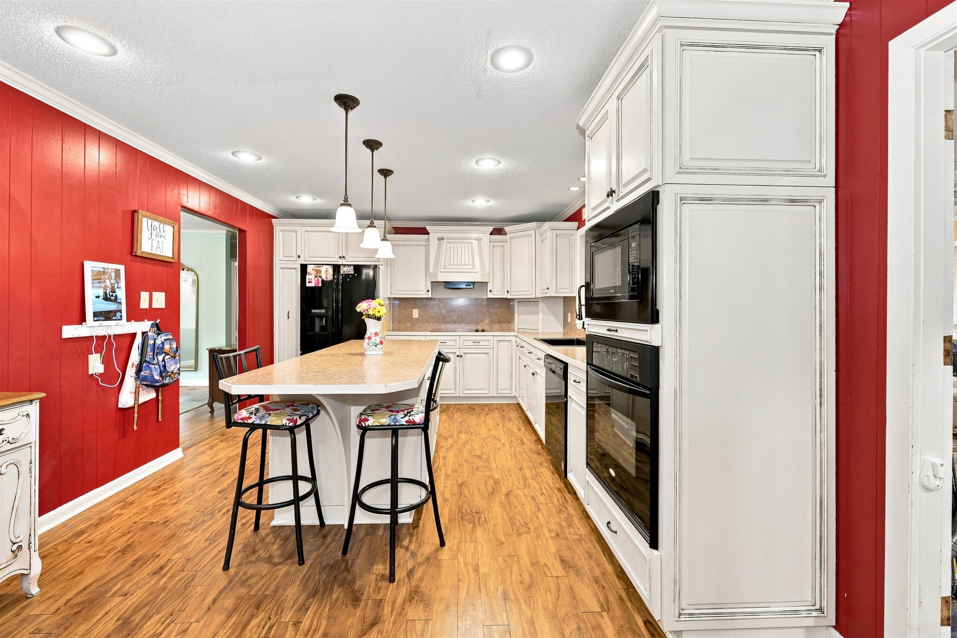 805 Oakwood