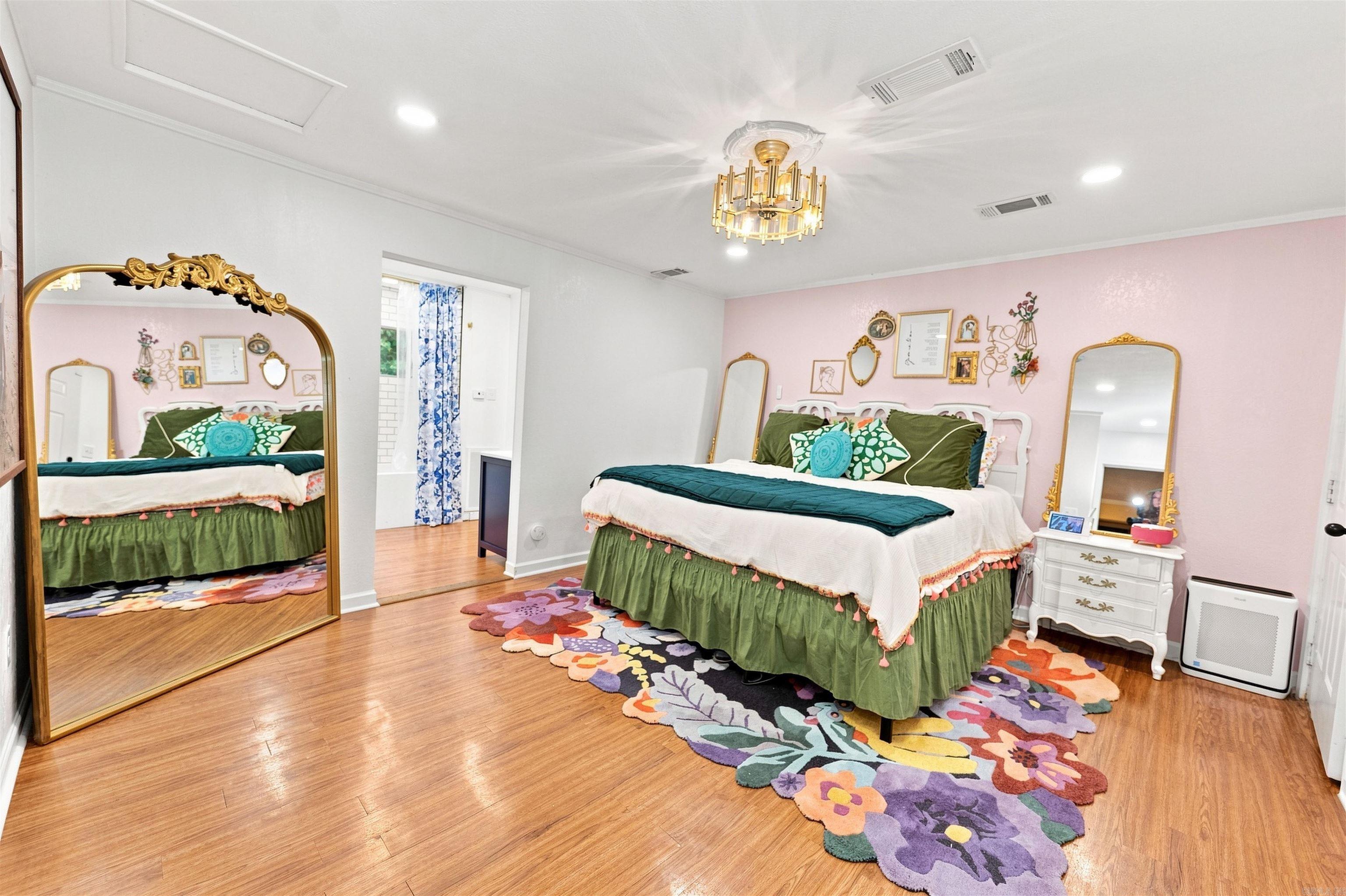 805 Oakwood