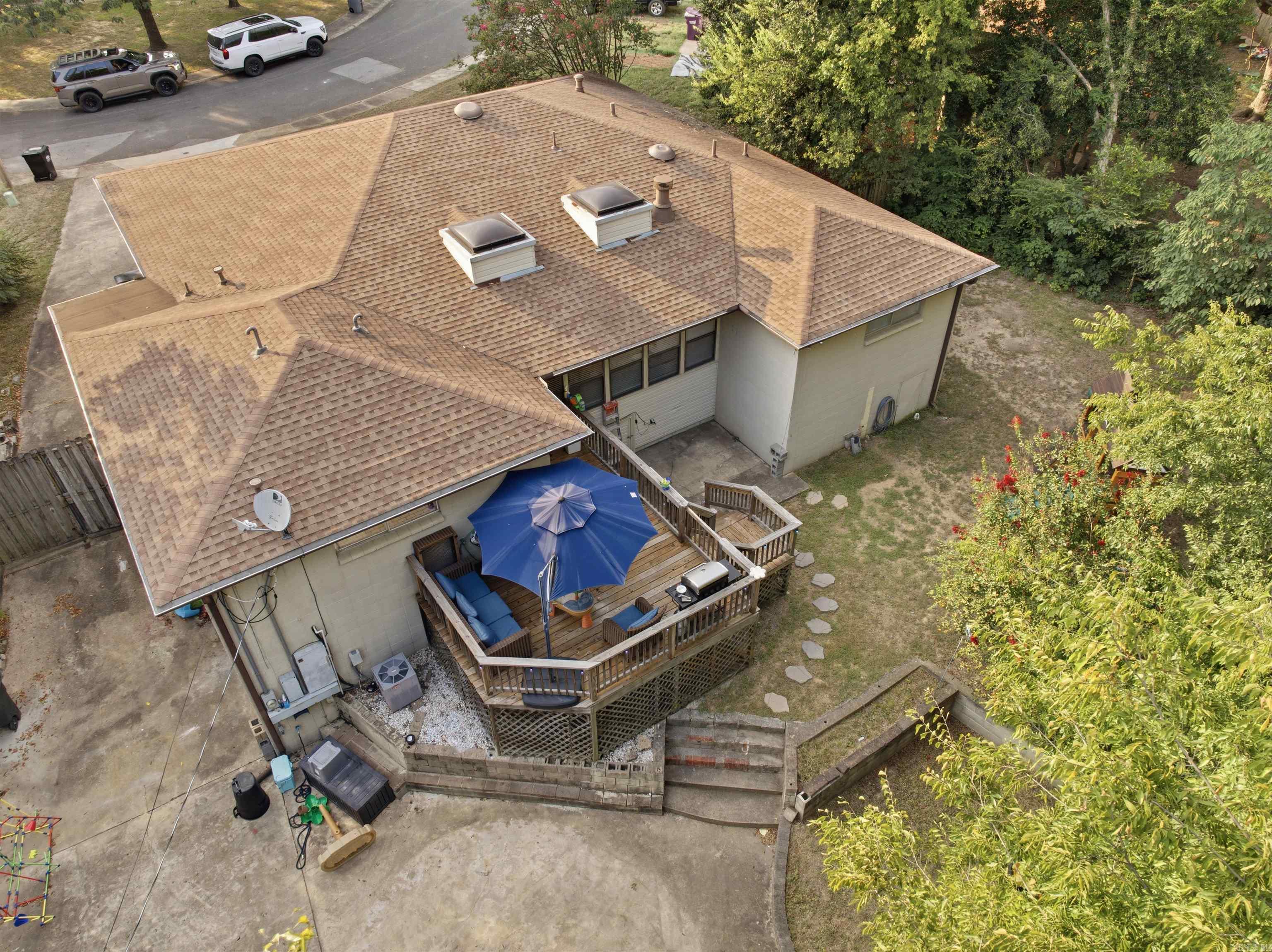 805 Oakwood