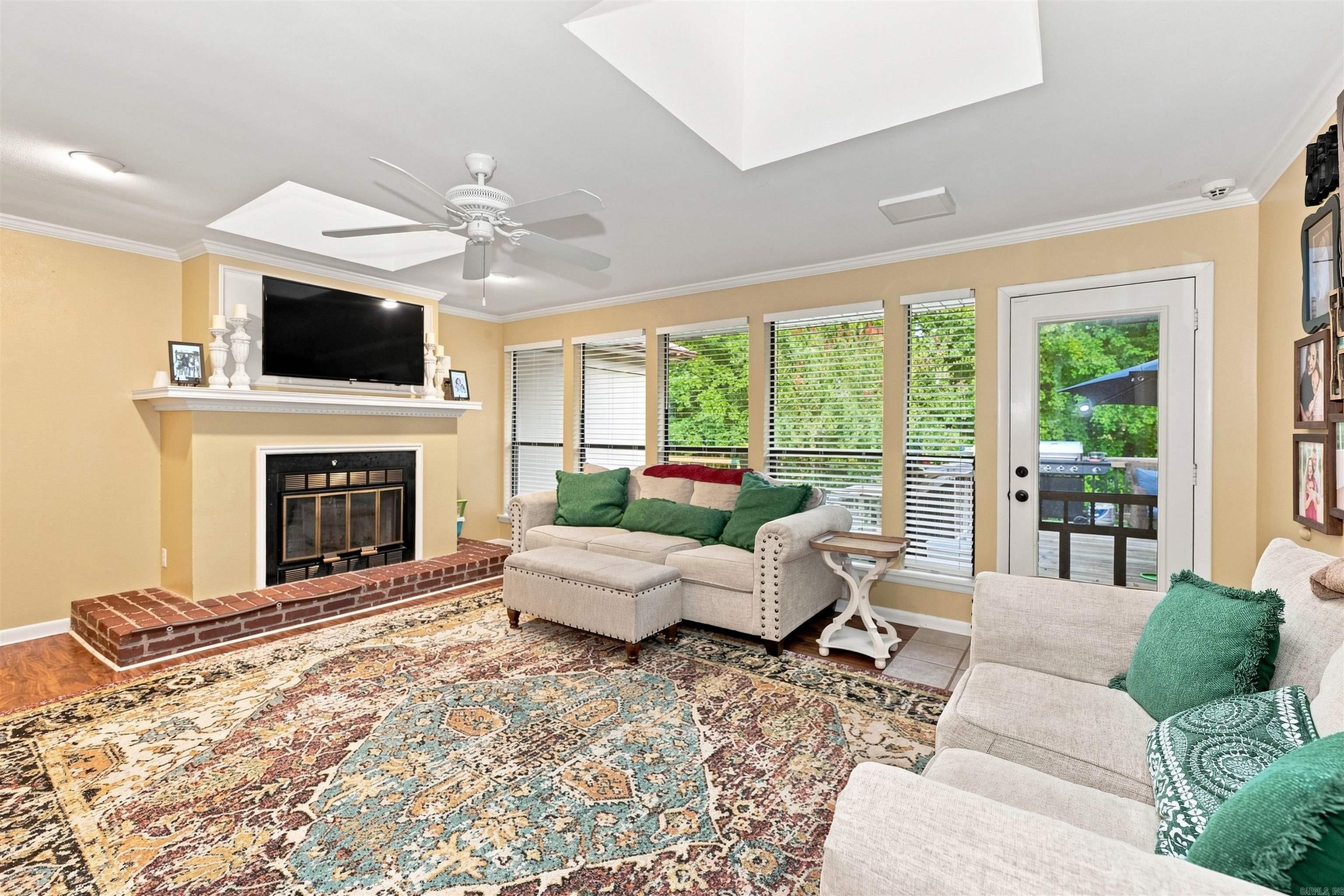 805 Oakwood