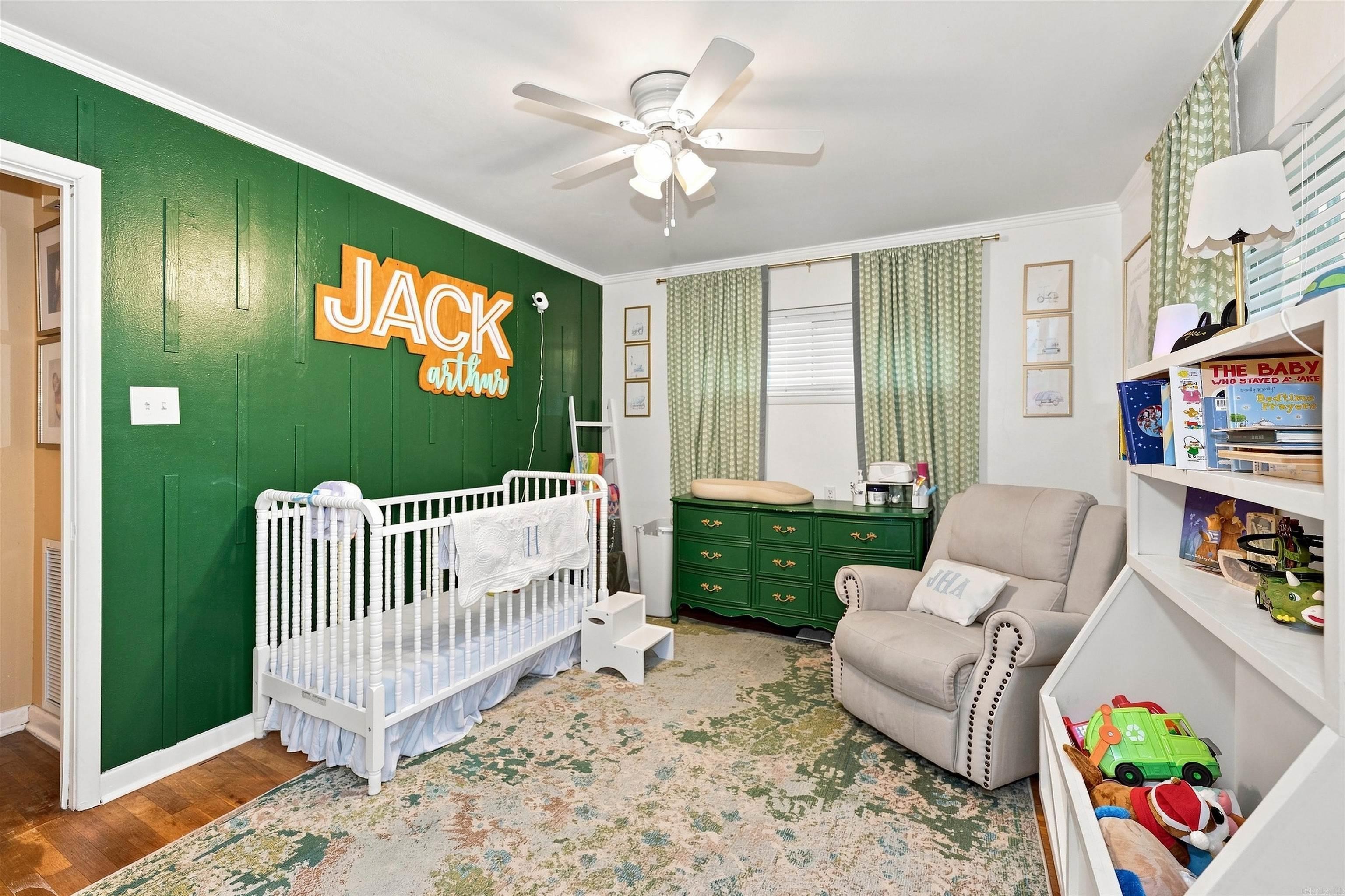 805 Oakwood