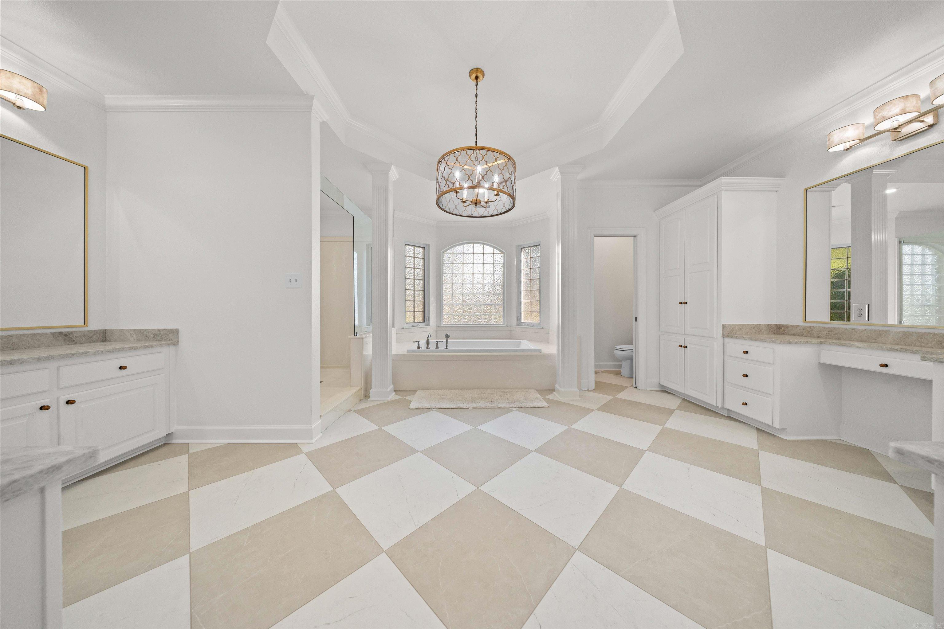5006 Colonial Court