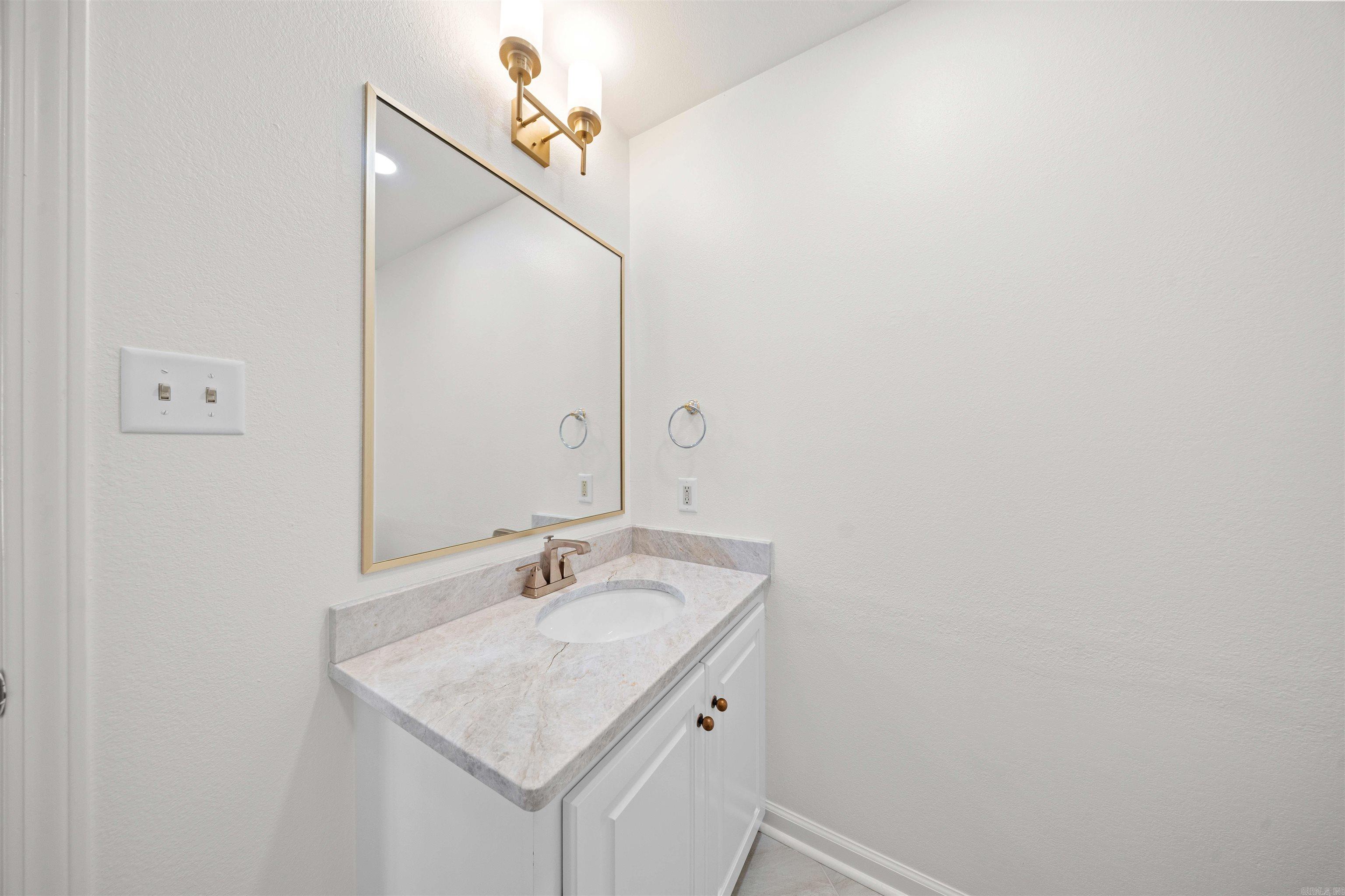 5006 Colonial Court