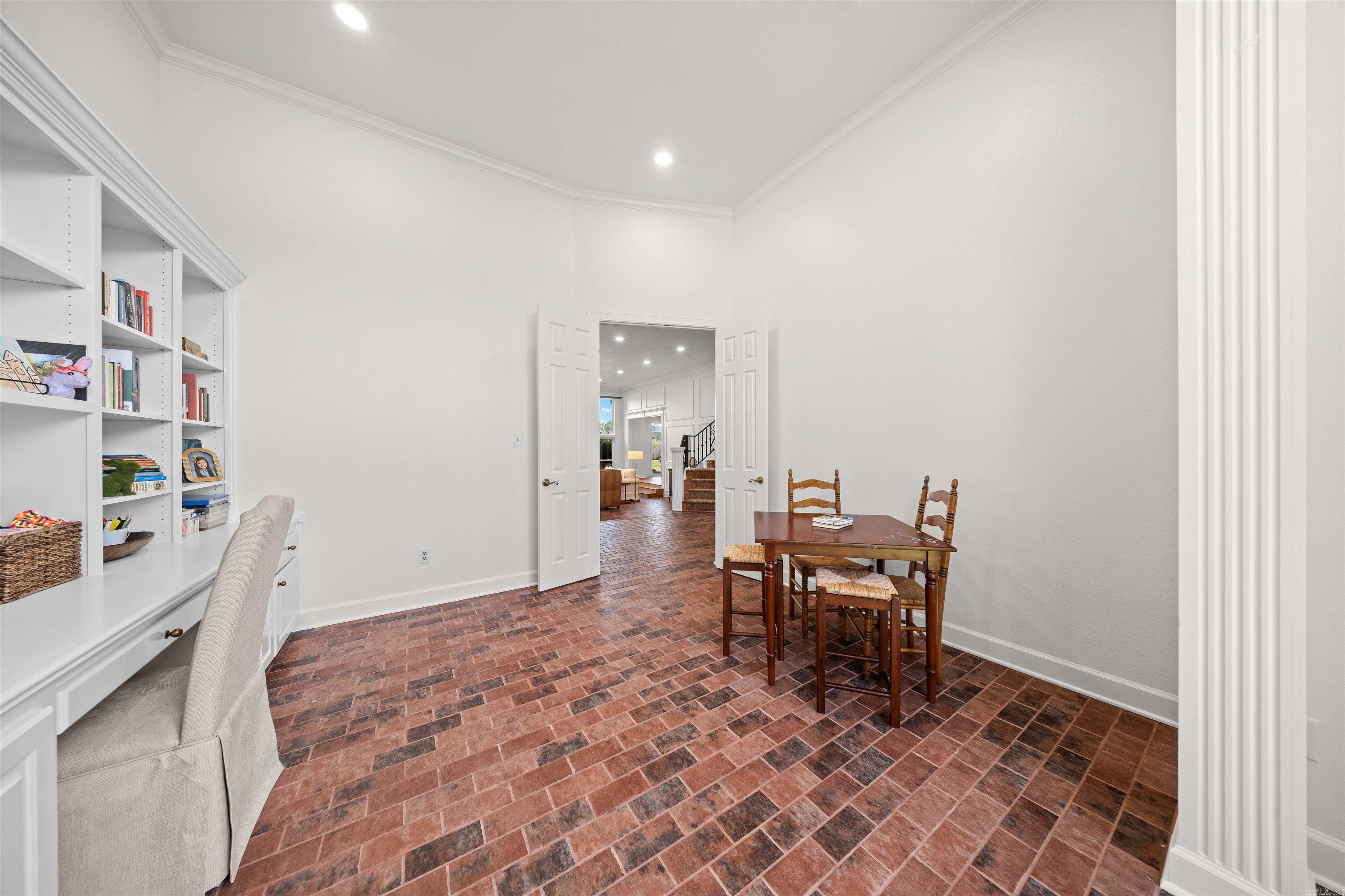5006 Colonial Court