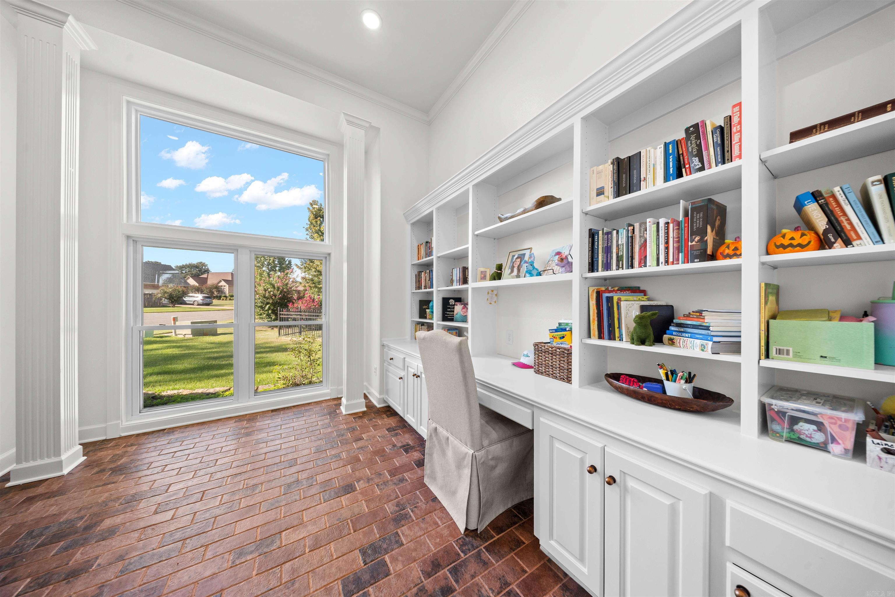 5006 Colonial Court