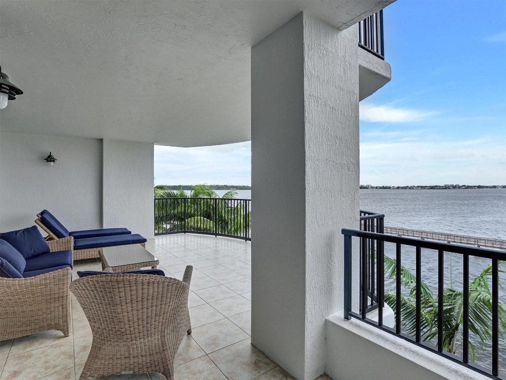 2700 N Federal Hwy 406