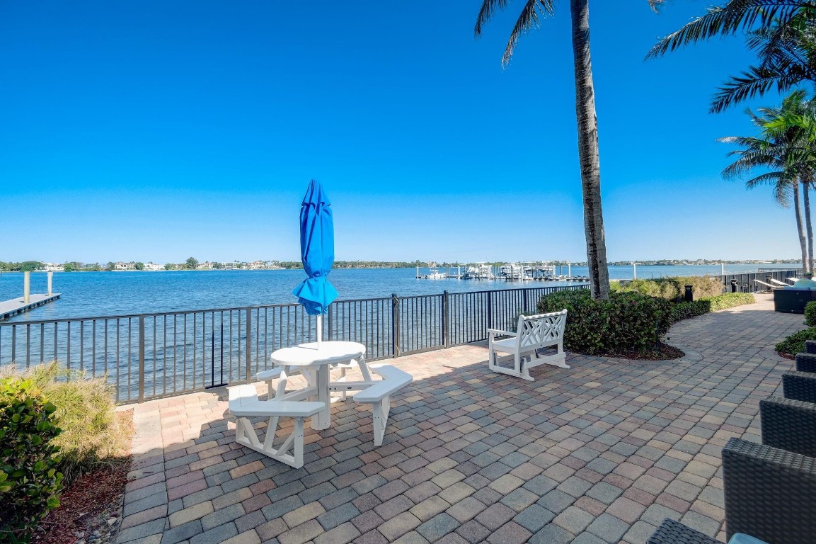 2700 N Federal Hwy 406