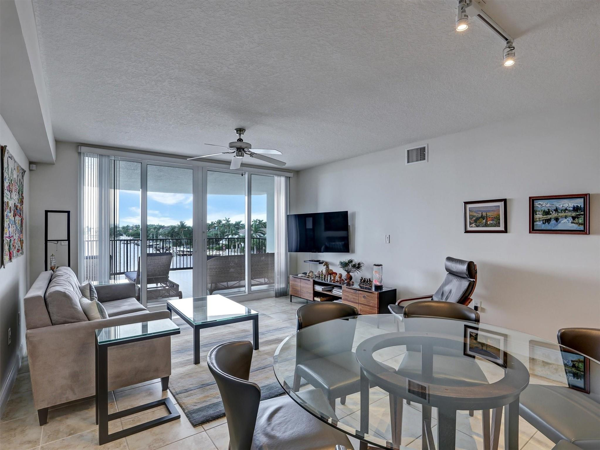 2700 N Federal Hwy 406