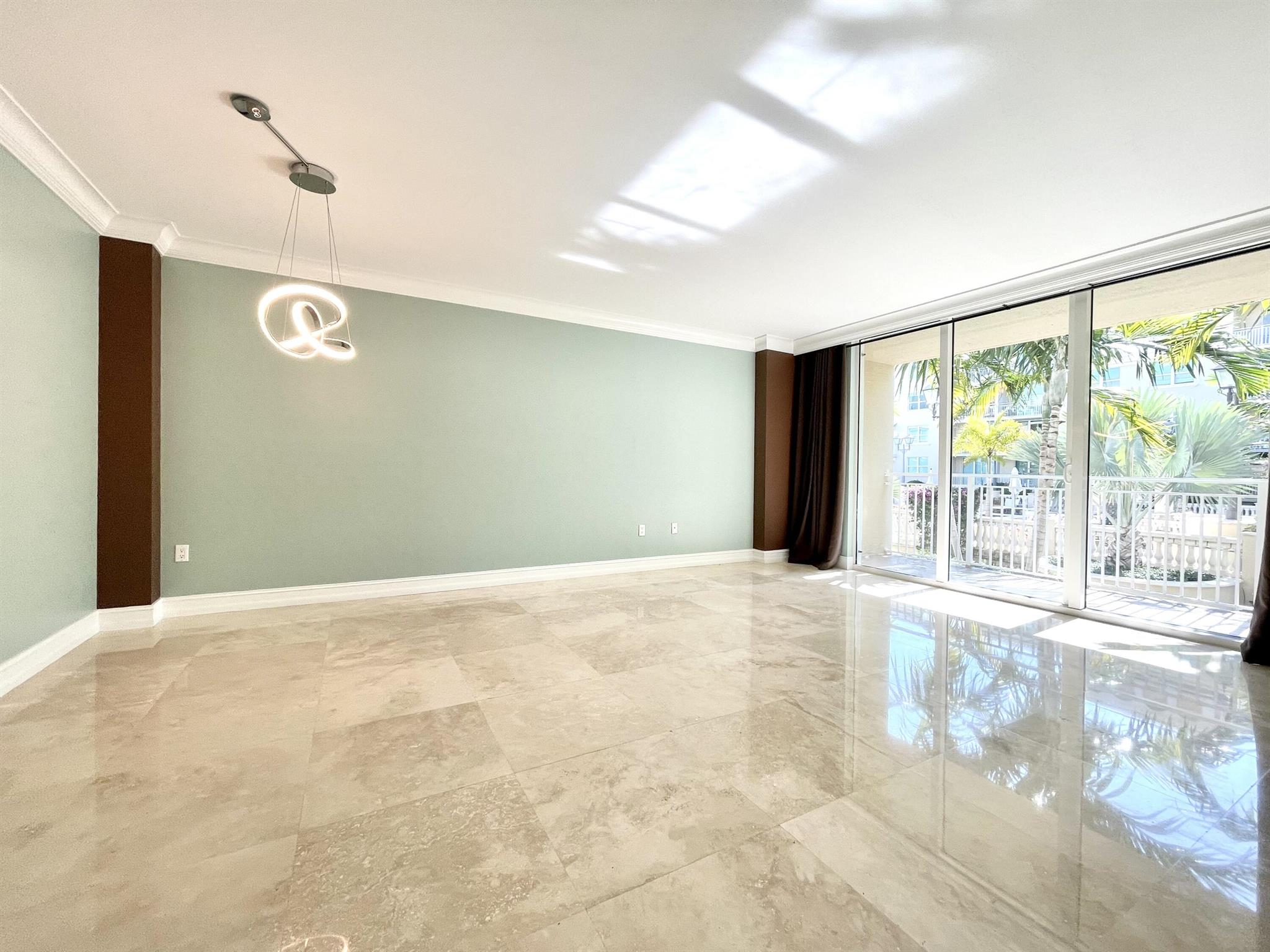 99 SE Mizner Boulevard 736