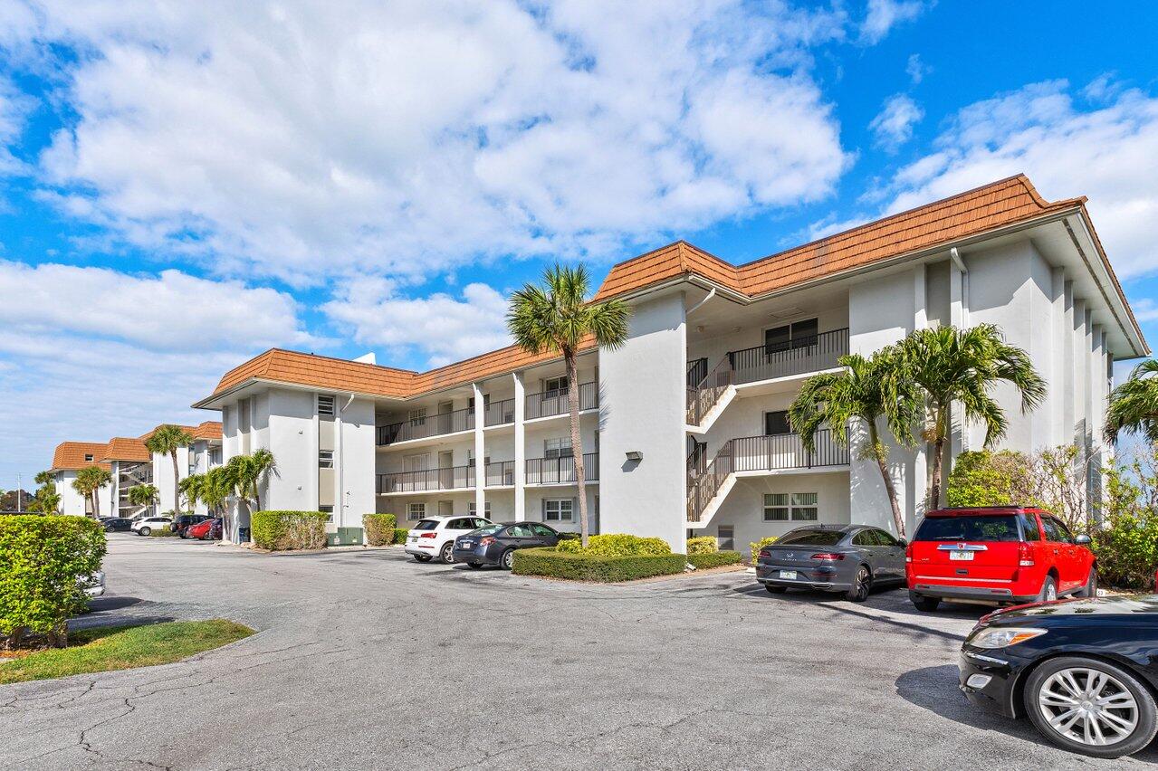 400 Wilma Circle 106