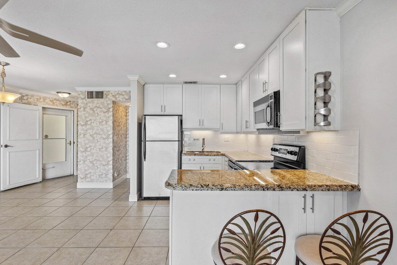 400 Wilma Circle 106