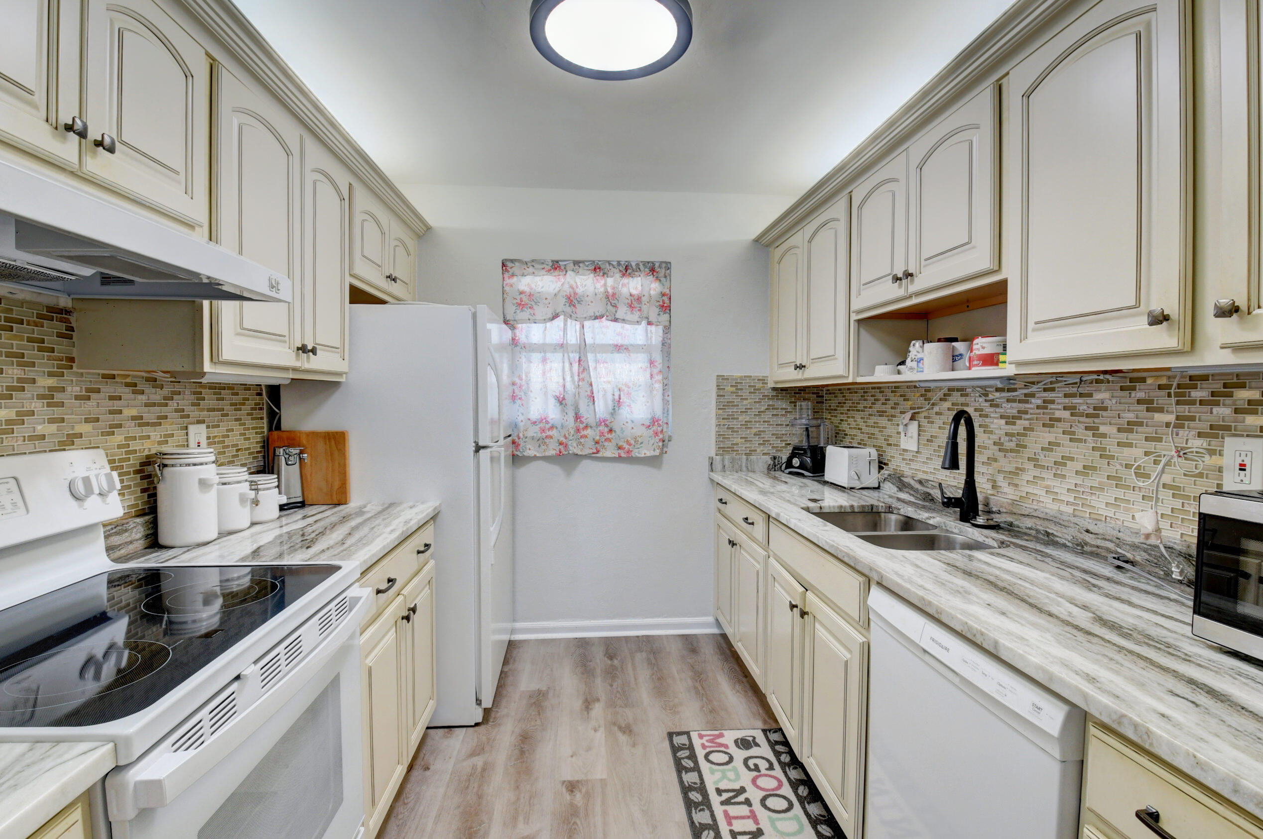 1191 SW Lake Circle 104