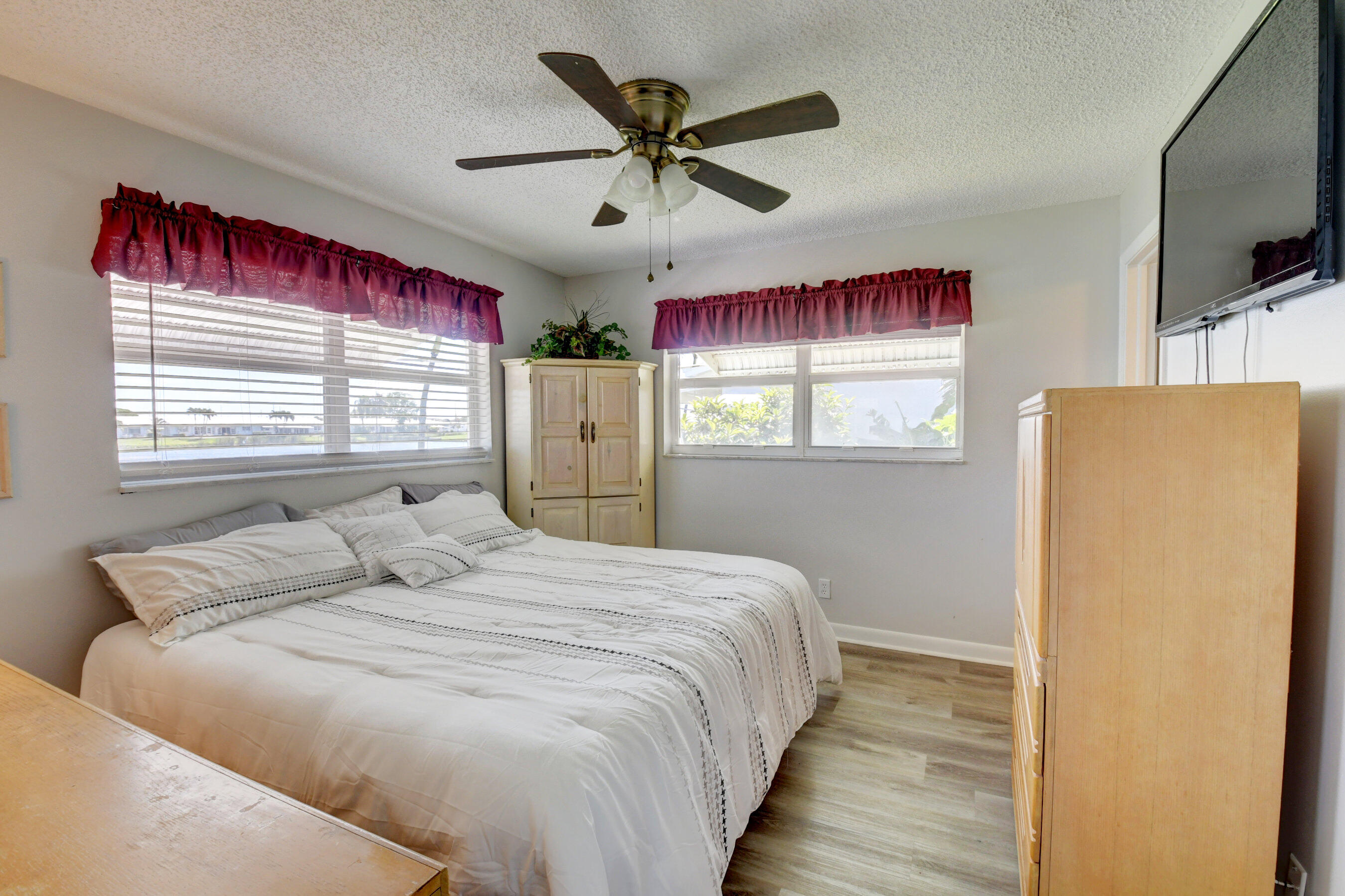 1191 SW Lake Circle 104