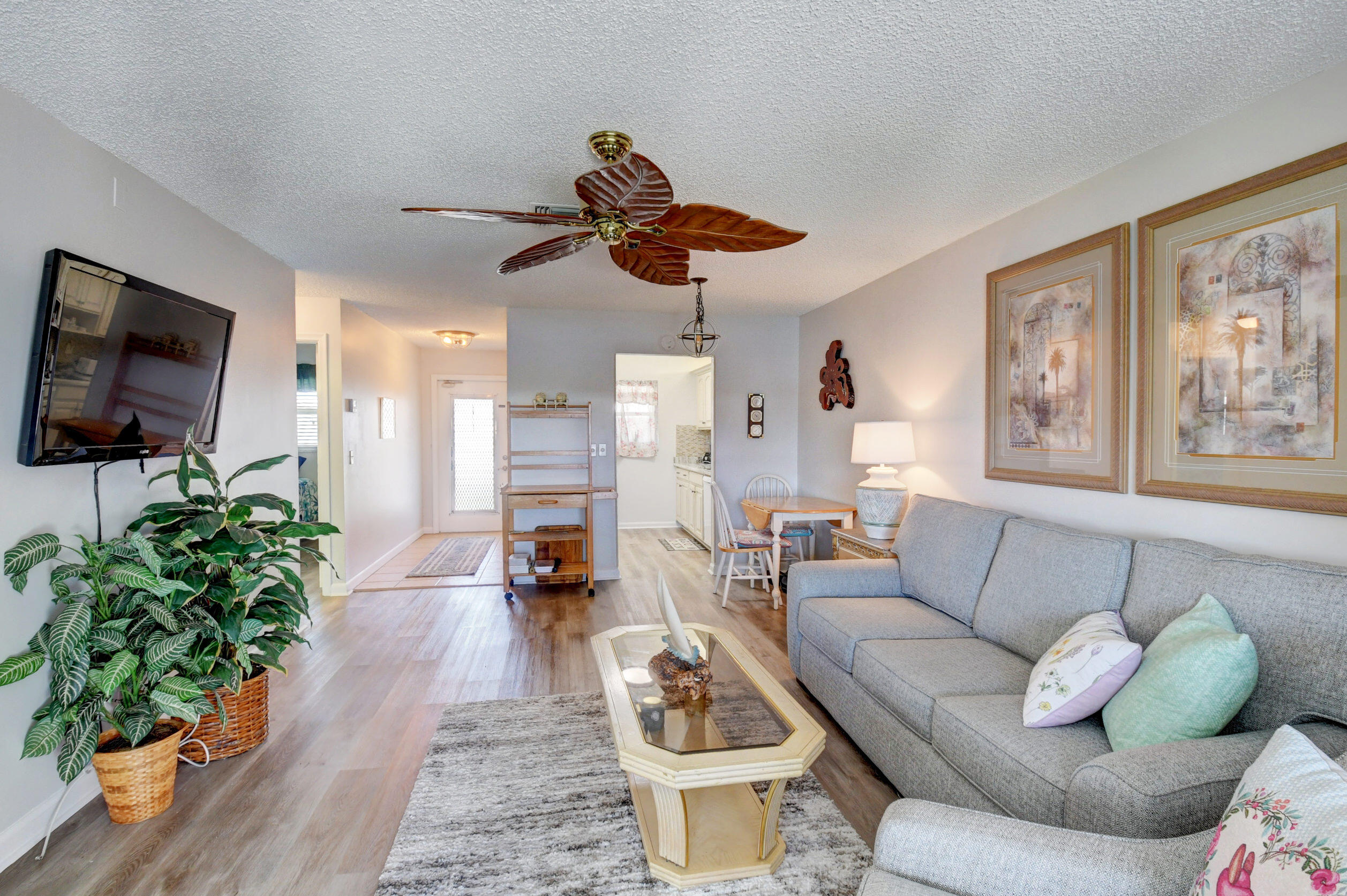 1191 SW Lake Circle 104