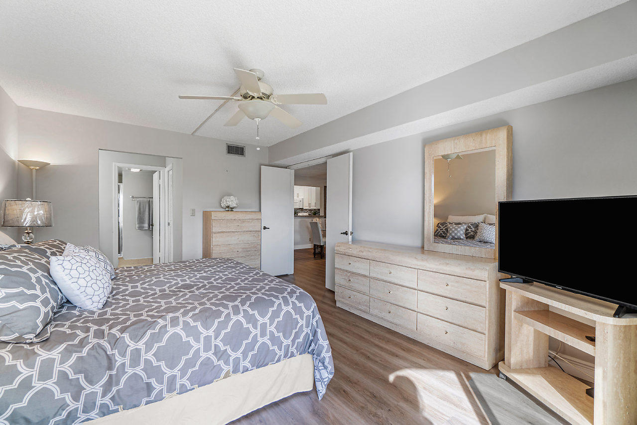 10092 Cedar Point Boulevard 305