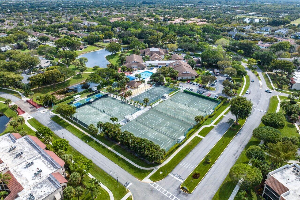 10092 Cedar Point Boulevard 305
