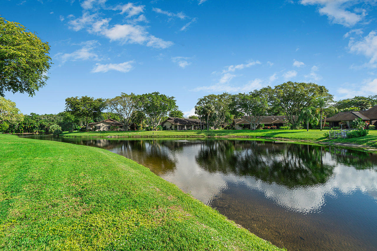 10092 Cedar Point Boulevard 305