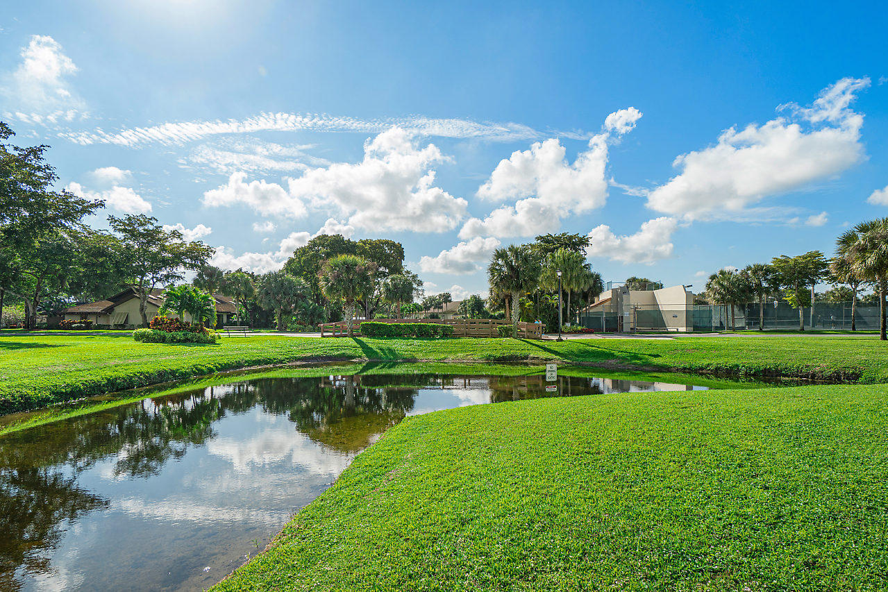 10092 Cedar Point Boulevard 305