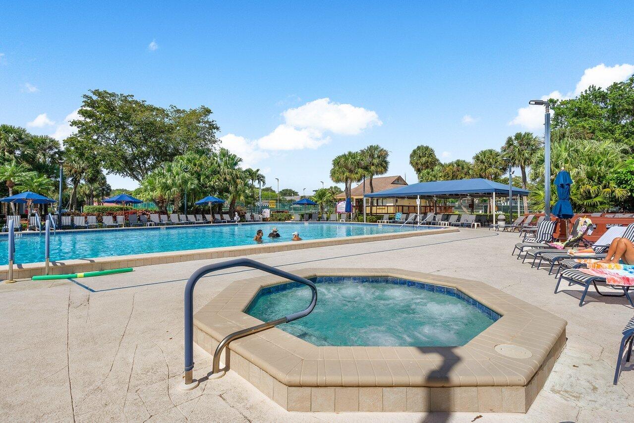 10092 Cedar Point Boulevard 305