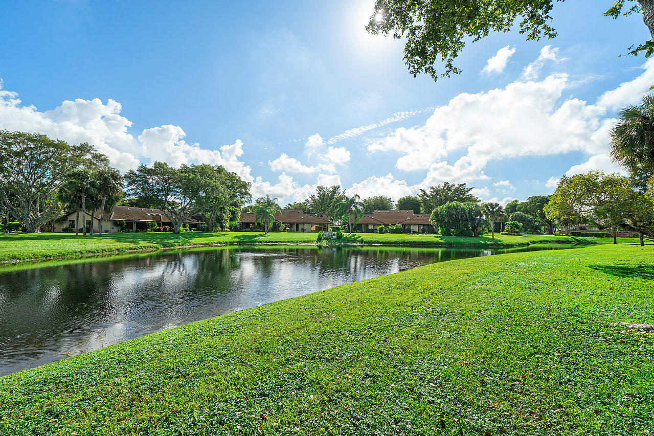 10092 Cedar Point Boulevard 305