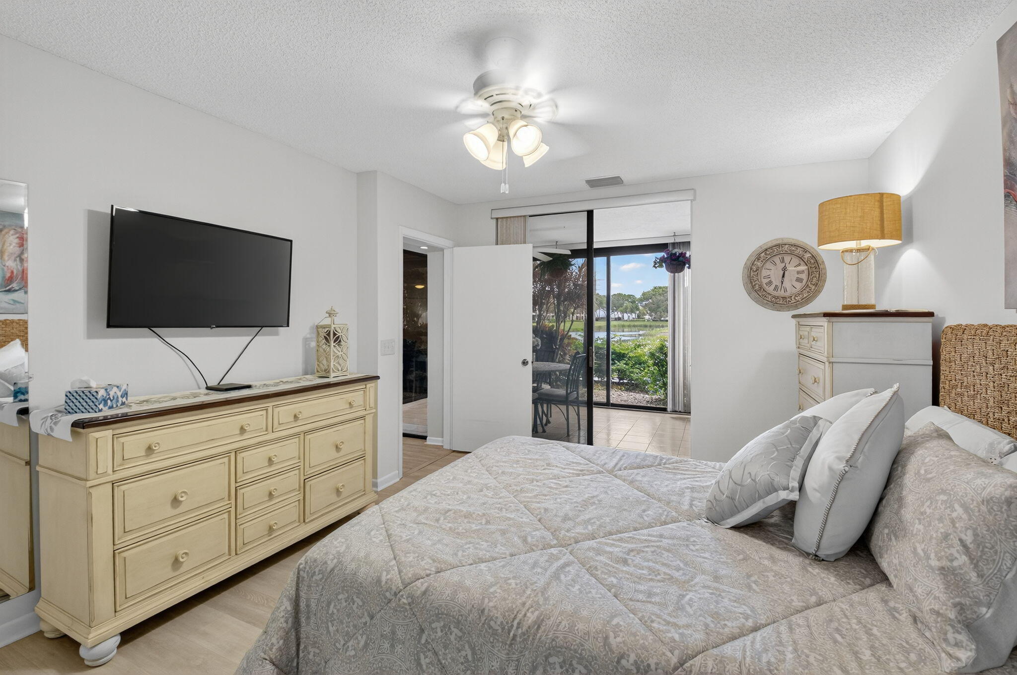 5275 Europa Drive H