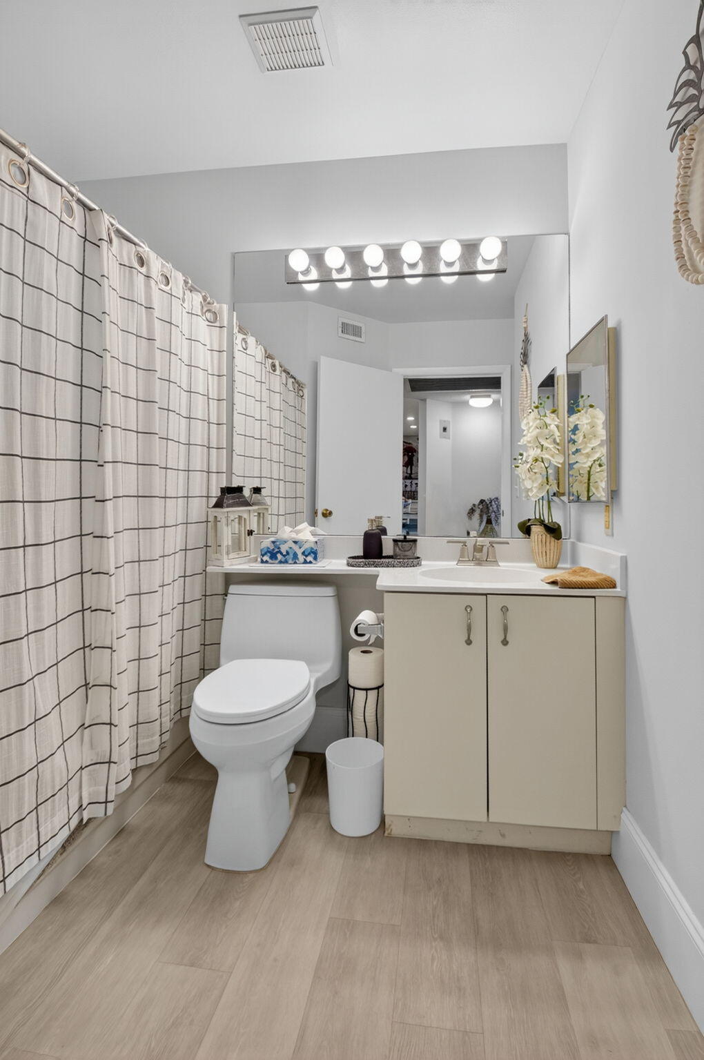 5275 Europa Drive H
