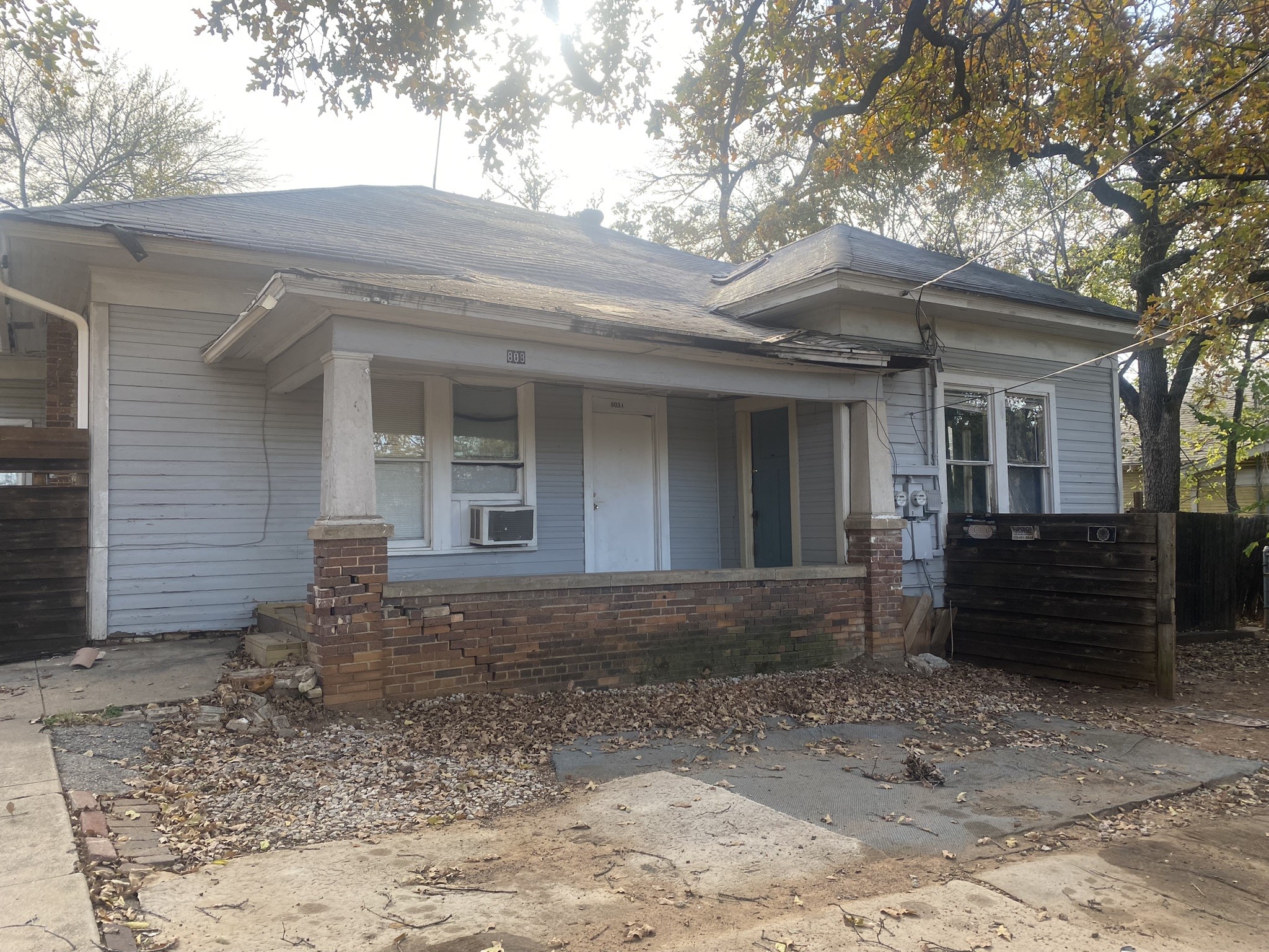 803 W Sycamore Street