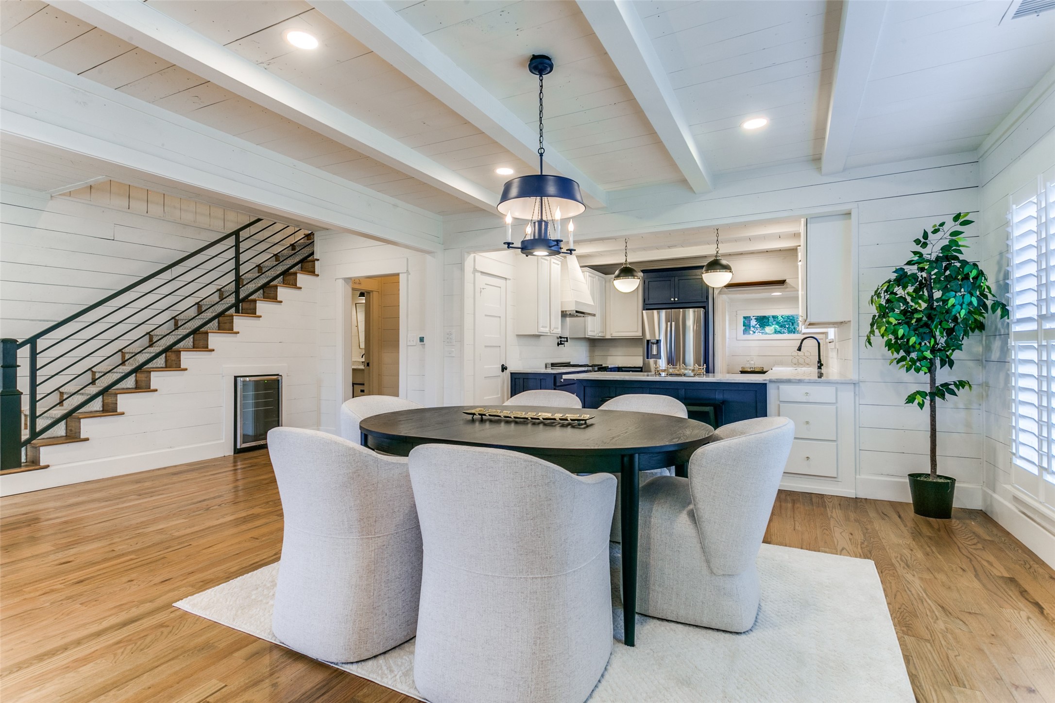 428 E Wall Street