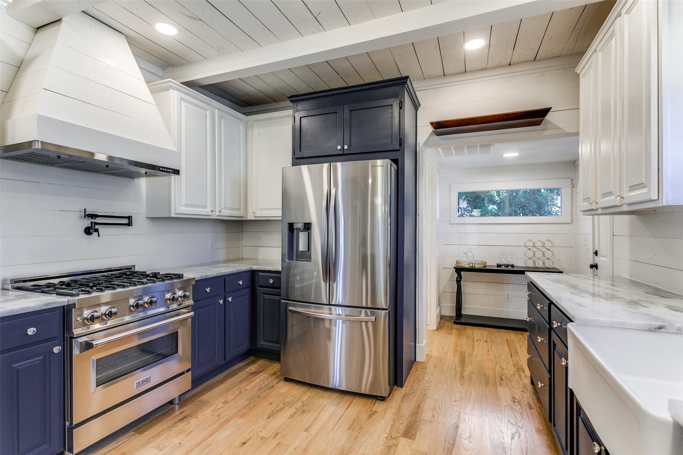 428 E Wall Street