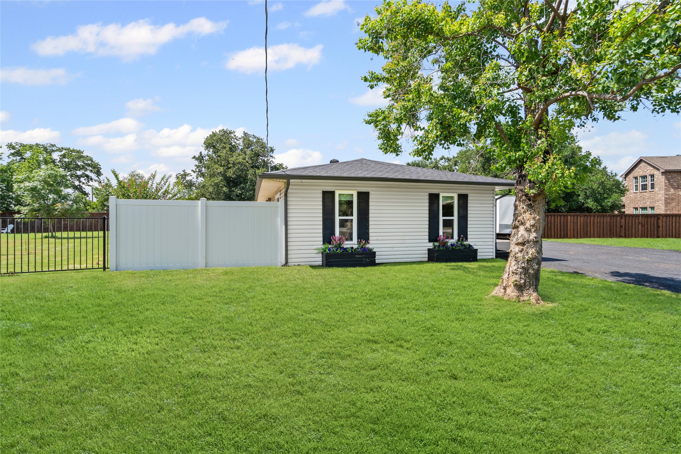 1418 Lakeshore Boulevard