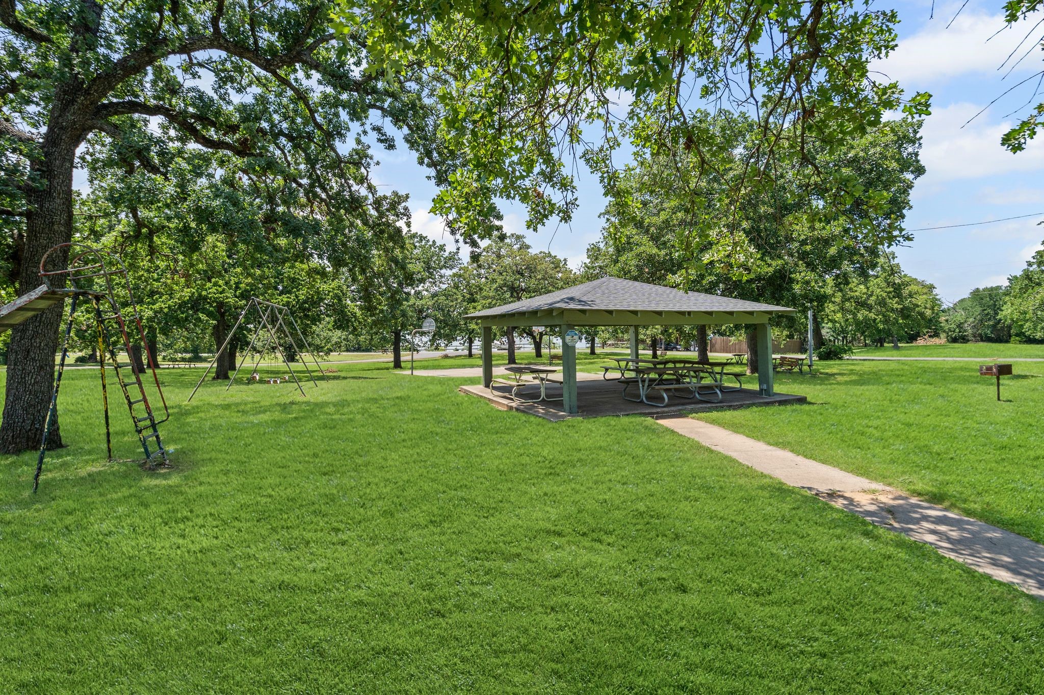 1418 Lakeshore Boulevard