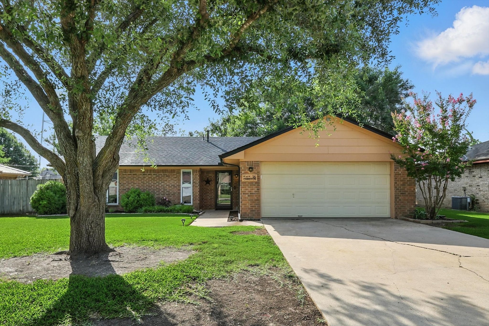 16 Christi Lane