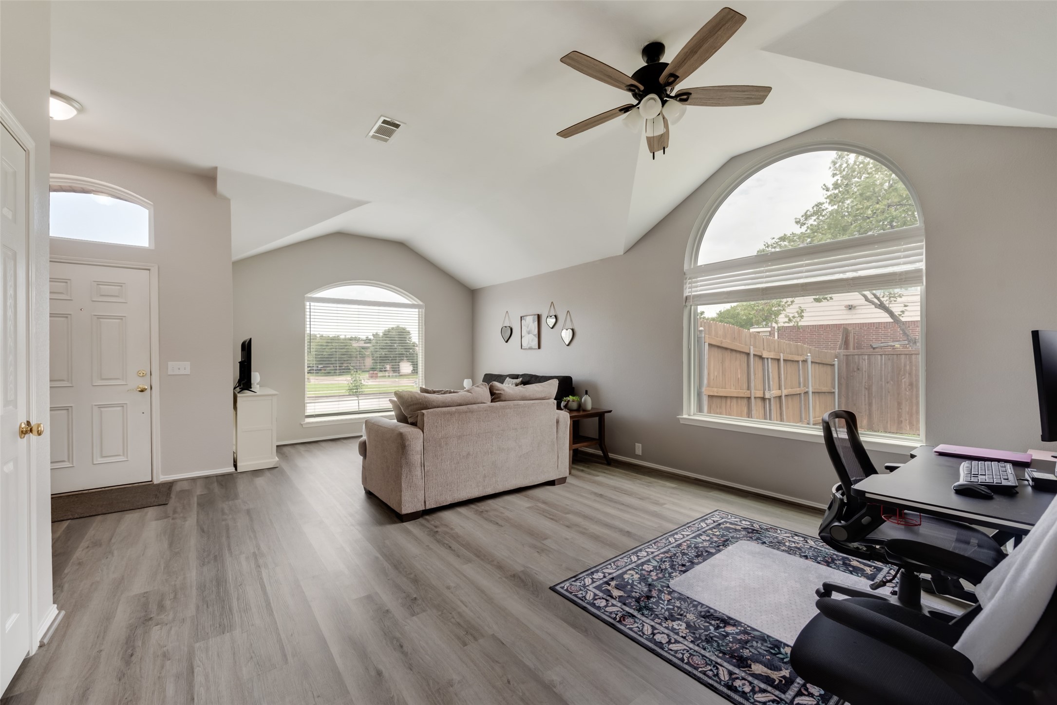 2801 Crater Lake Lane